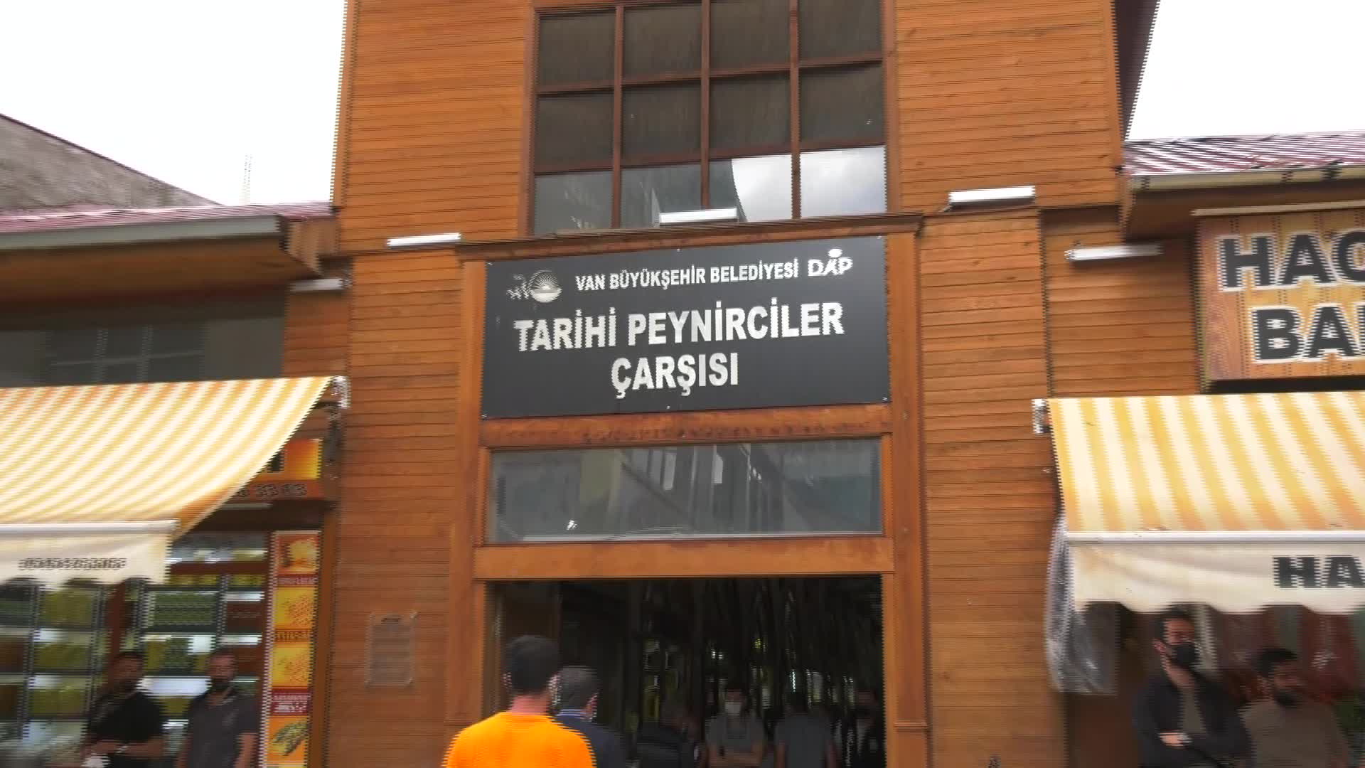 VANLI ESNAFTAN KILIÇDAROĞLU'NA: SEN FAKİRLERİN BABASISIN SÜLEYMAN SOYLU ZENGİNLERİN BABASI, SINIRLARI KAPATMIŞ BİZ PERİŞANIZ