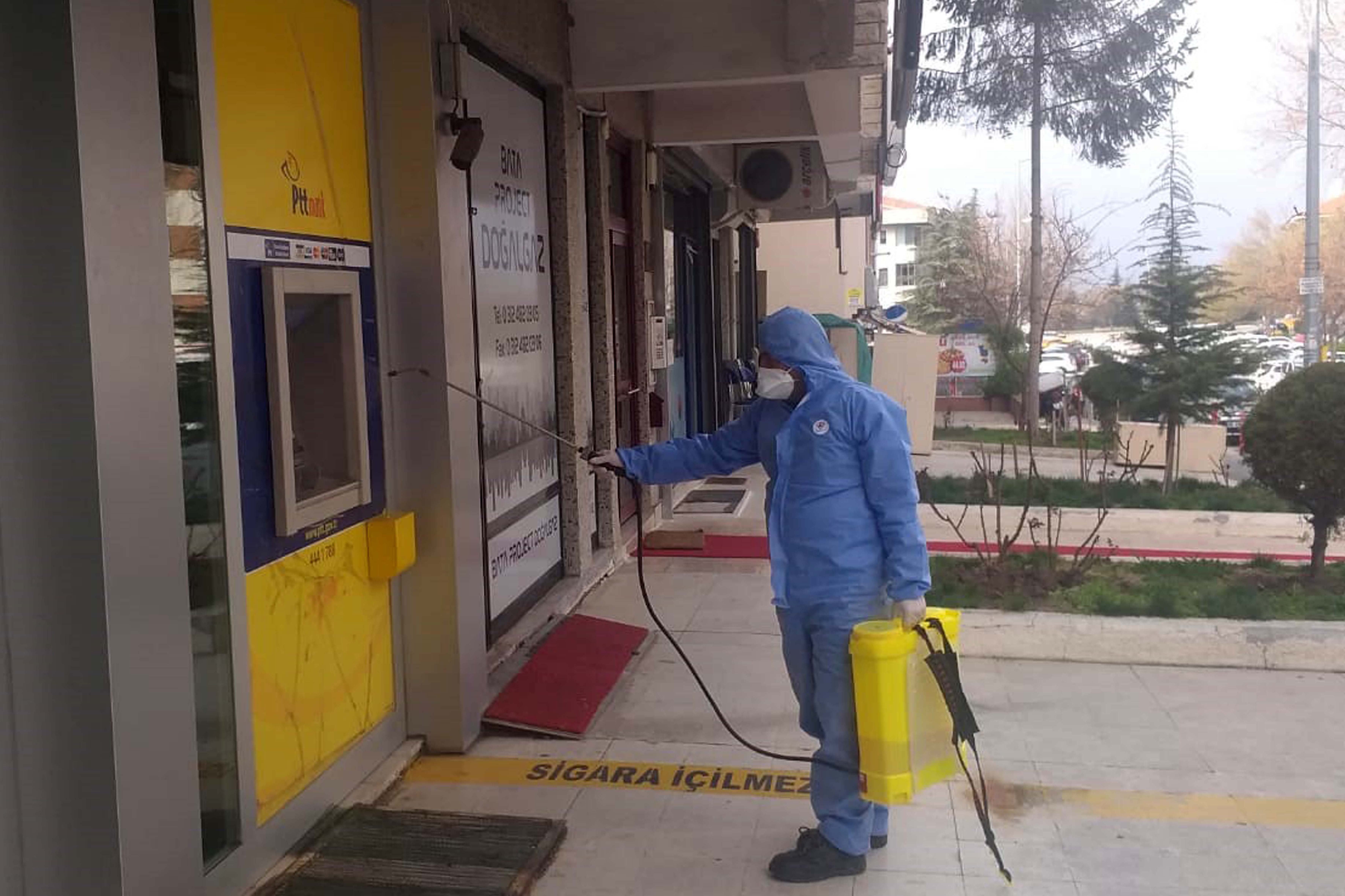 ÇANKAYA’DA DEZENFEKTE ÇALIŞMALARI DEVAM EDİYOR