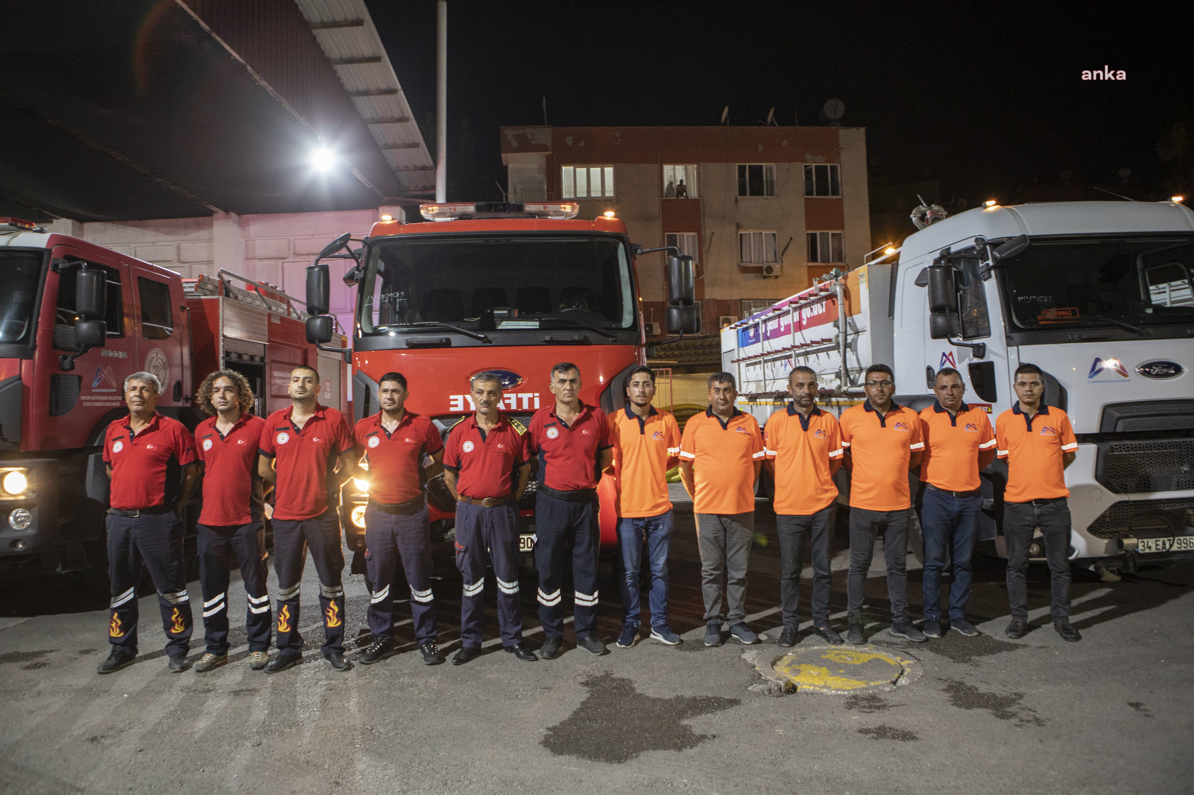 MERSİN BÜYÜKŞEHİR EKİPLERİ, SELE TESLİM OLAN ŞEHİRLER İÇİN YOLA ÇIKTI