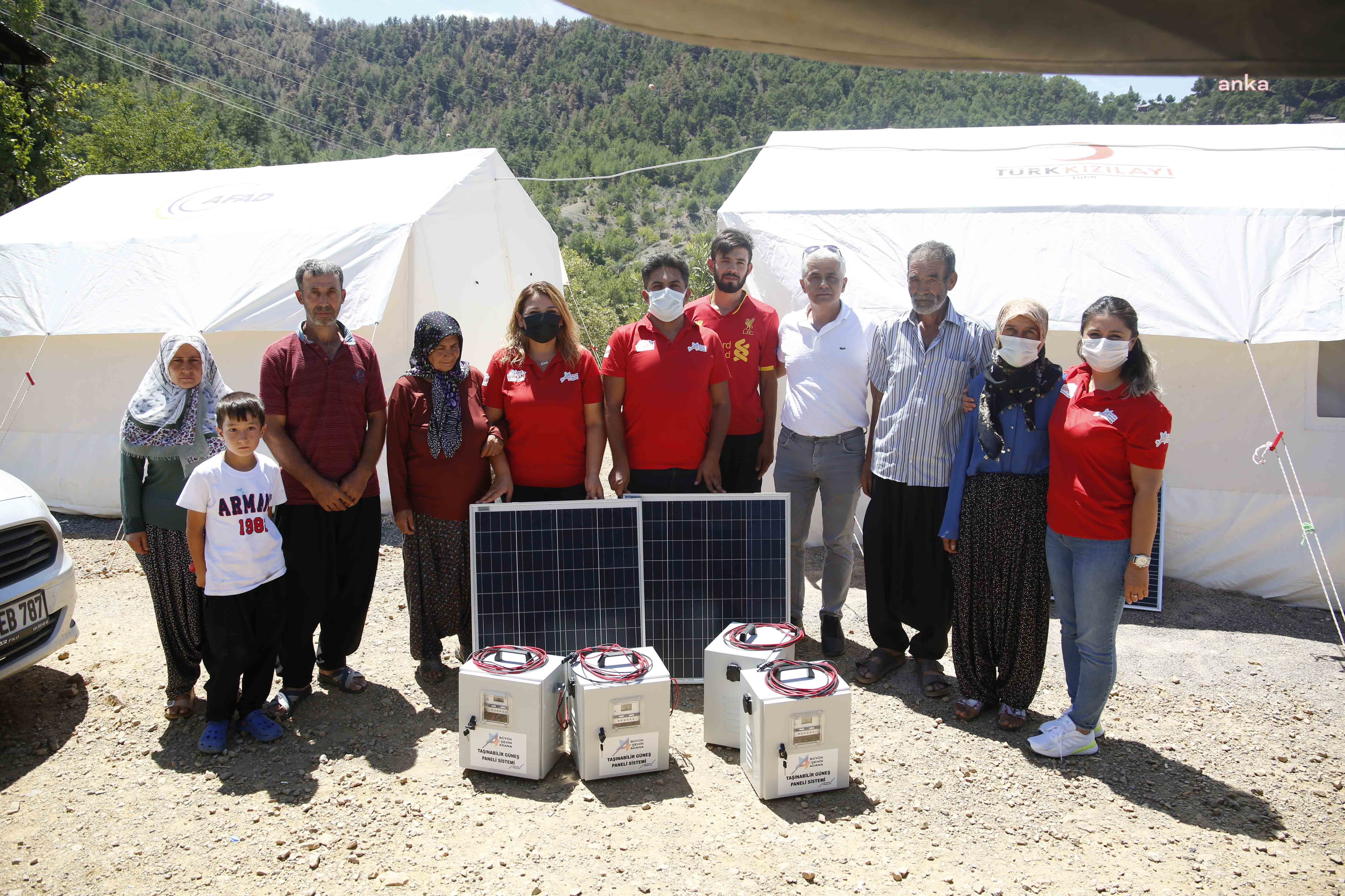ADANA'DA, ELEKTRİK ŞEBEKELERİ HASAR GÖREN AFETZEDELERE GÜNEŞ PANELİ SİSTEMİ DAĞITILDI