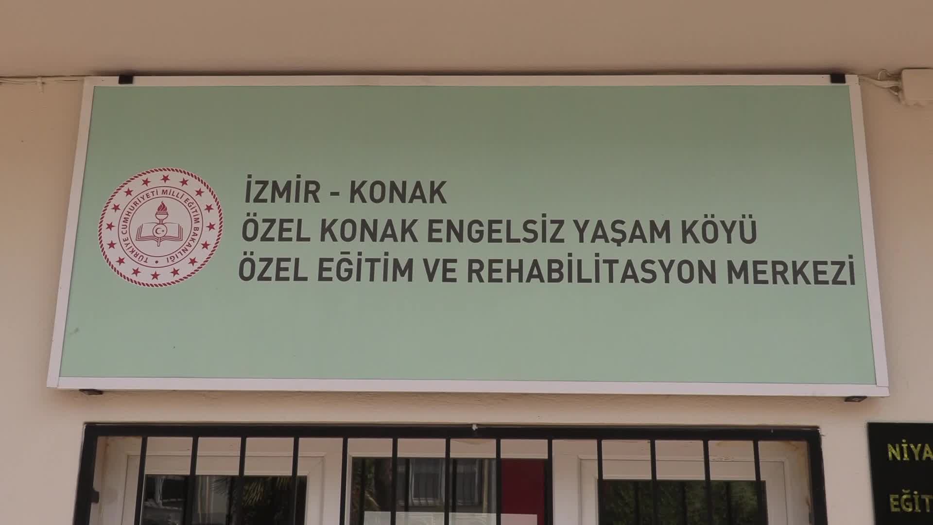 KONAK ENGELSİZ YAŞAM KÖYÜ'NDE RENKLİ YAZ