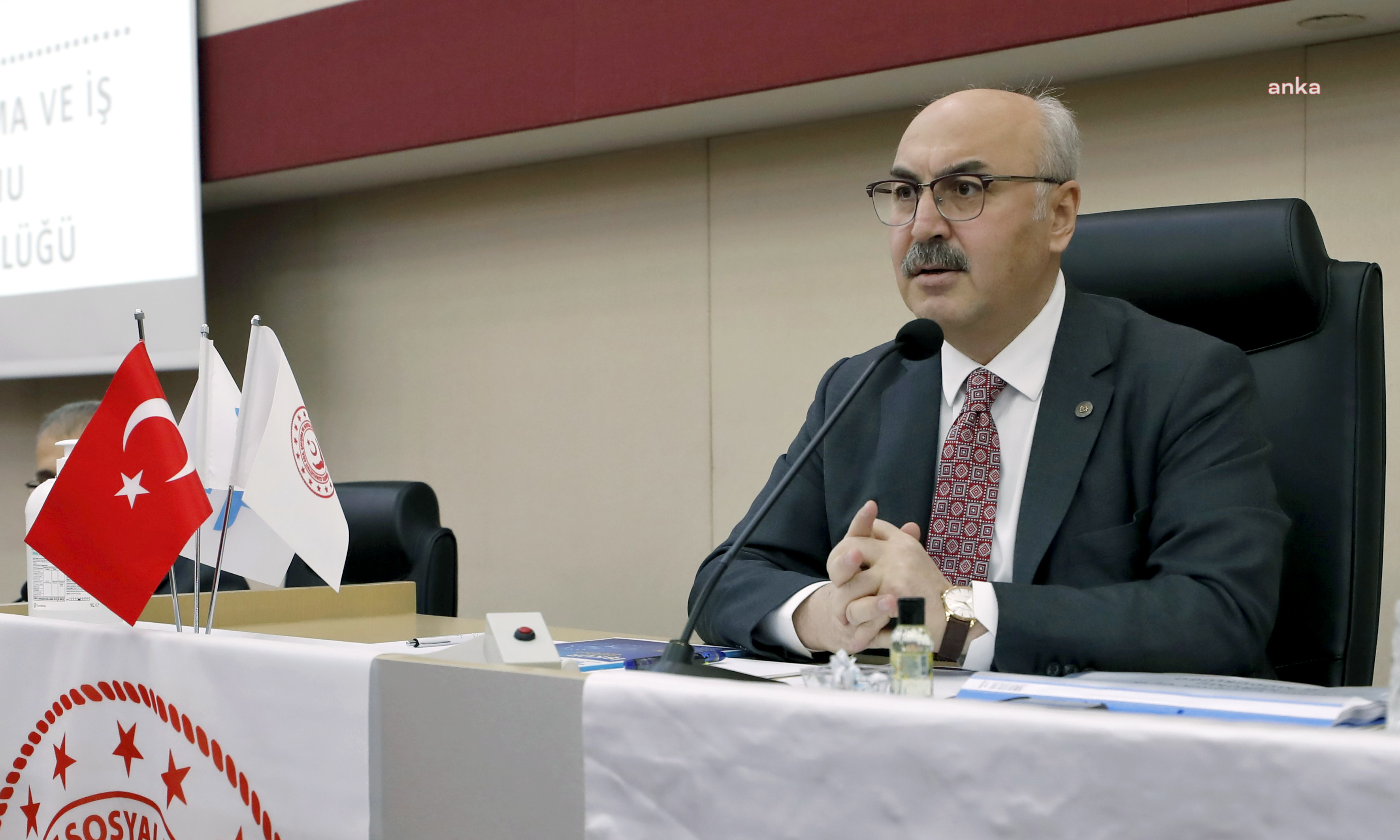 İZMİR VALİSİ'NDEN “MÜLTECİ OKULU” AÇIKLAMASI: "BÖLGEDE YAŞAYAN TÜM ÖĞRENCİLERİMİZİN HİZMETİNE SUNULACAK"