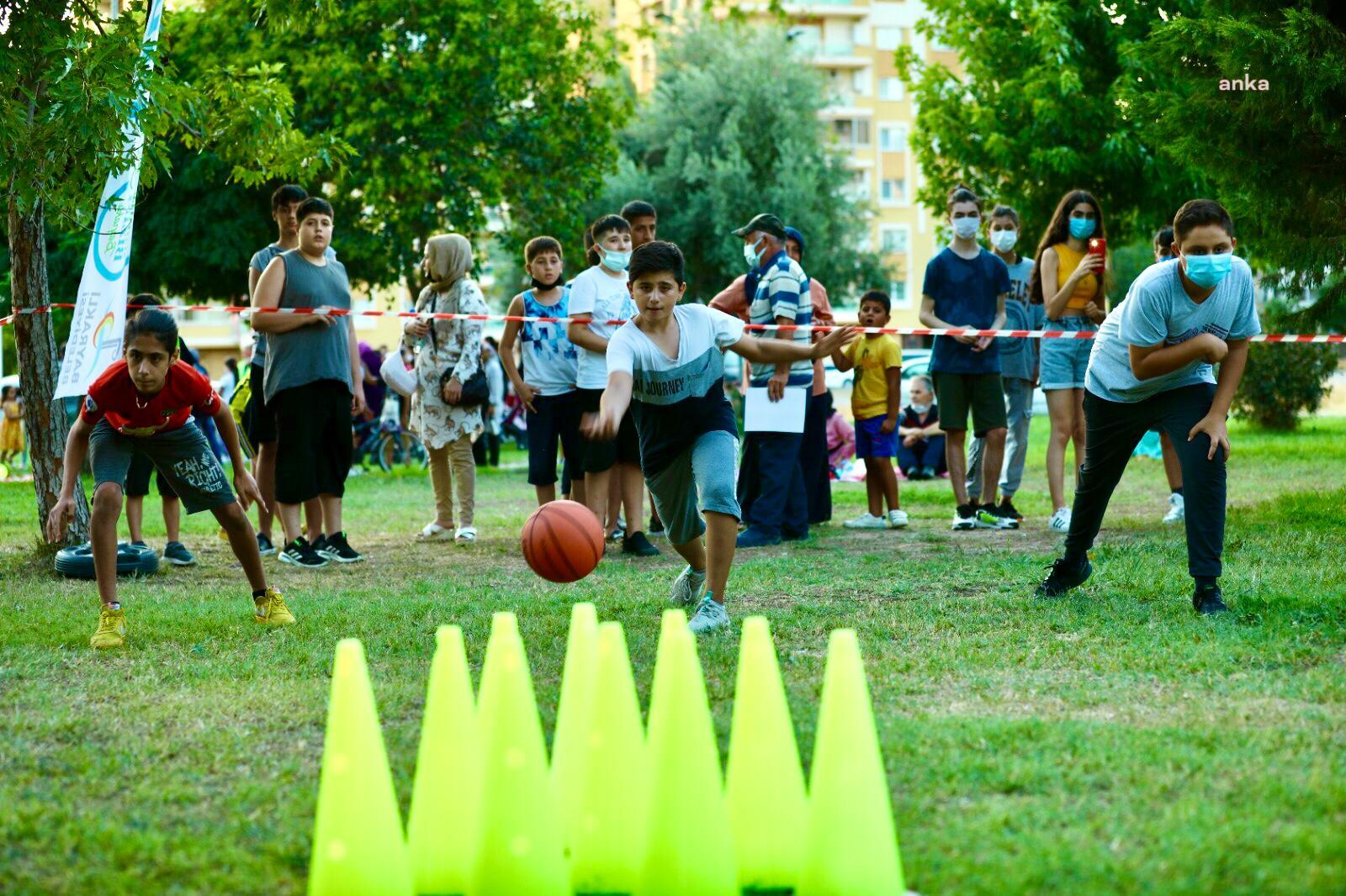 BAYRAKLILI ÇOCUKLAR HEM EĞLENDİ, HEM SPOR YAPTI