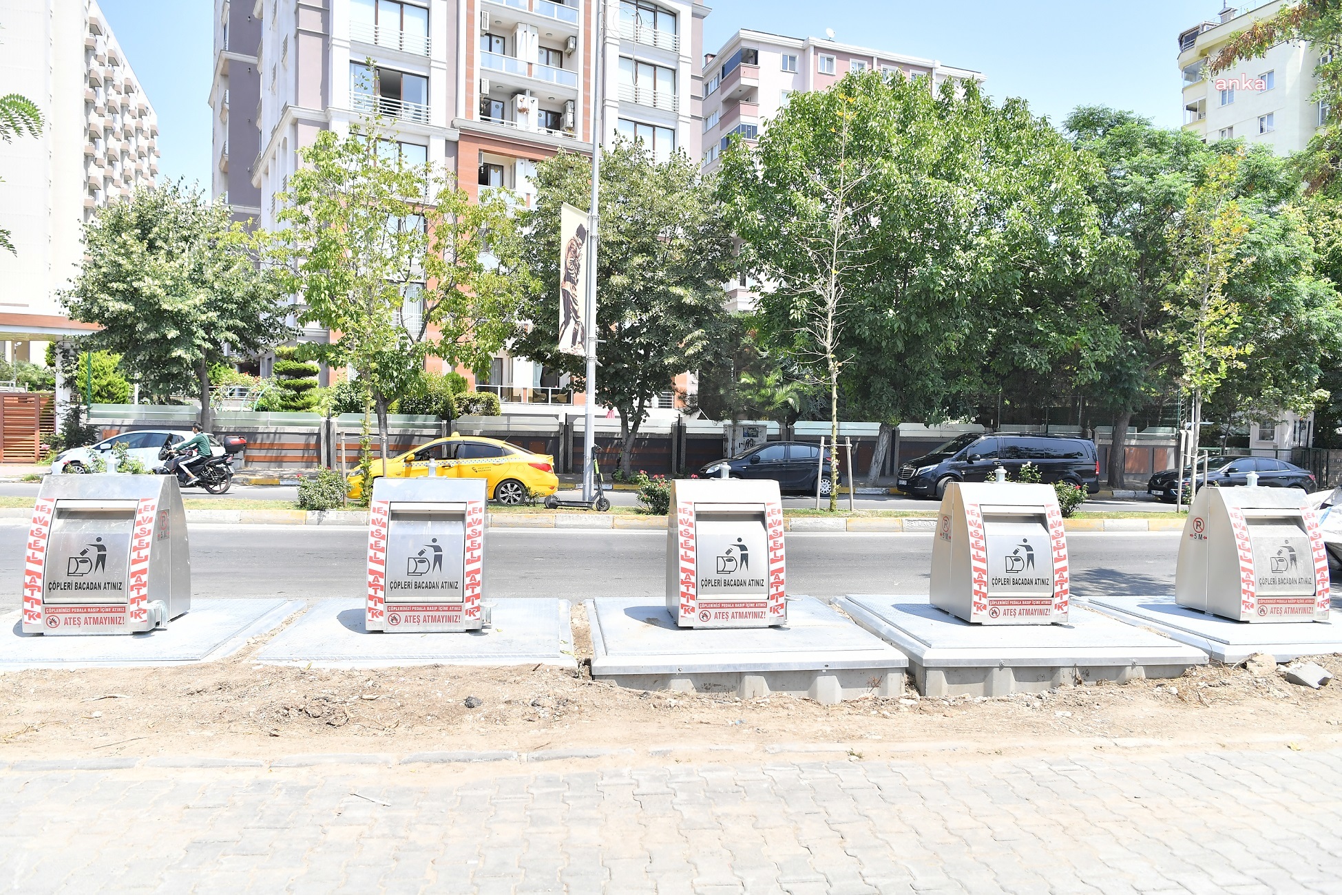 BEYLİKDÜZÜ’NDE MODERN ÇÖP KONTEYNERLERİ YAYGINLAŞTIRILIYOR