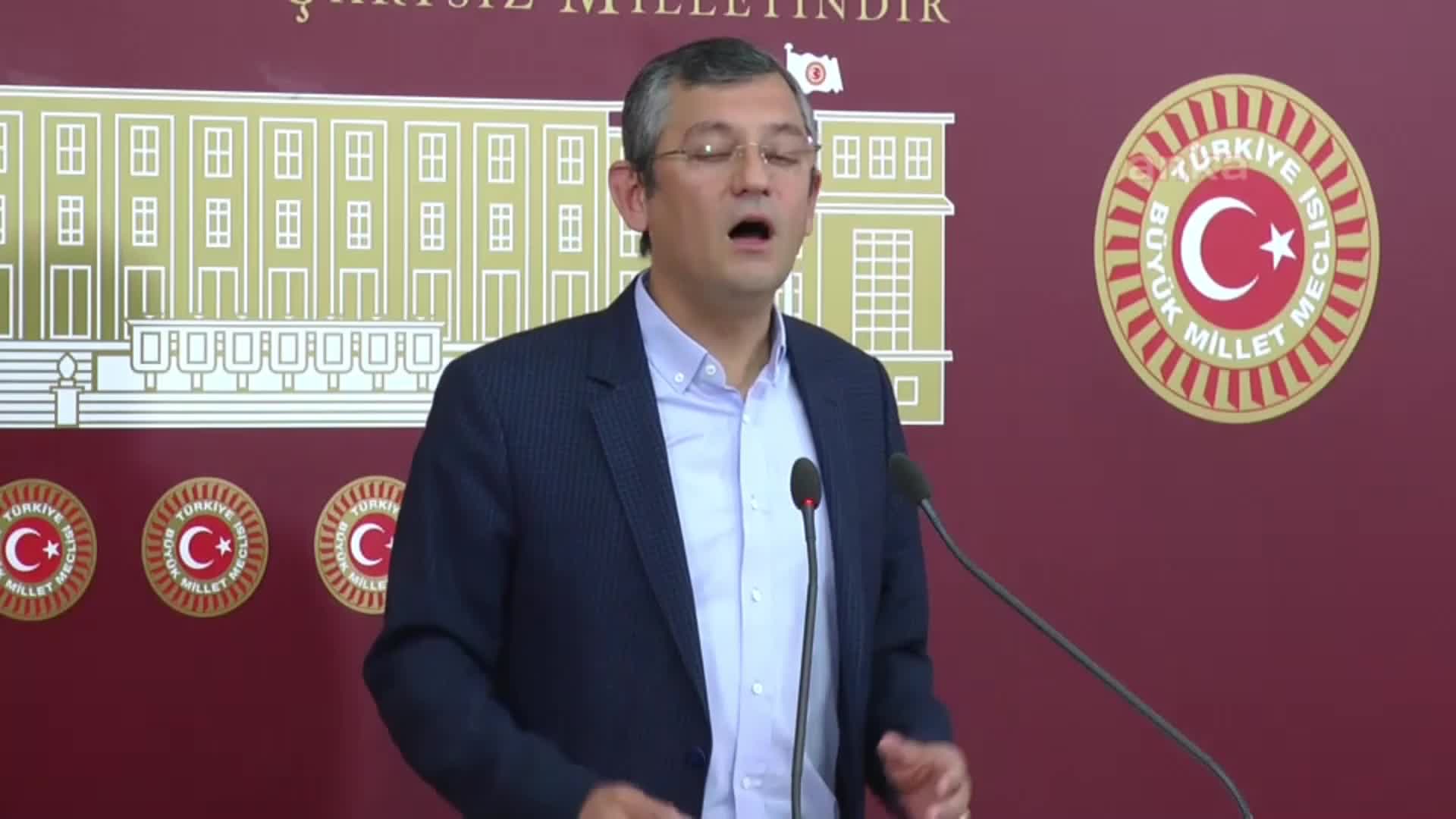 ÖZGÜR ÖZEL: CUMHURBAŞKANI ULUSA DEĞİL PELİKANCILARA SESLENDİ