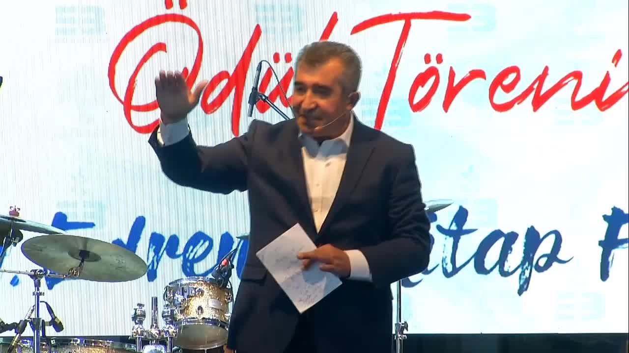 4. EDREMİT KİTAP FUARI'NDA GÖRKEMLİ KAPANIŞ