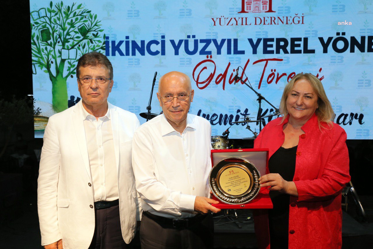 EDREMİT’TEN YENİMAHALLE’YE DERMAN ÖDÜLÜ