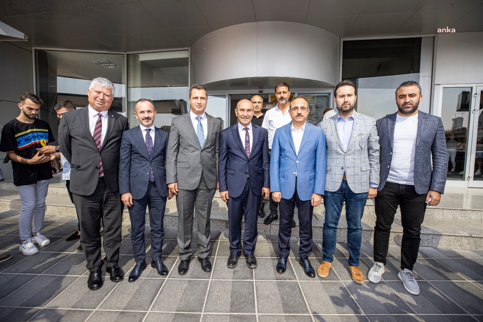 İZMİR'DE DÜNYA BANKASI'NDAN ALINACAK KENTSEL DÖNÜŞÜM KREDİSİ İÇİN İŞ BİRLİĞİ KARARI