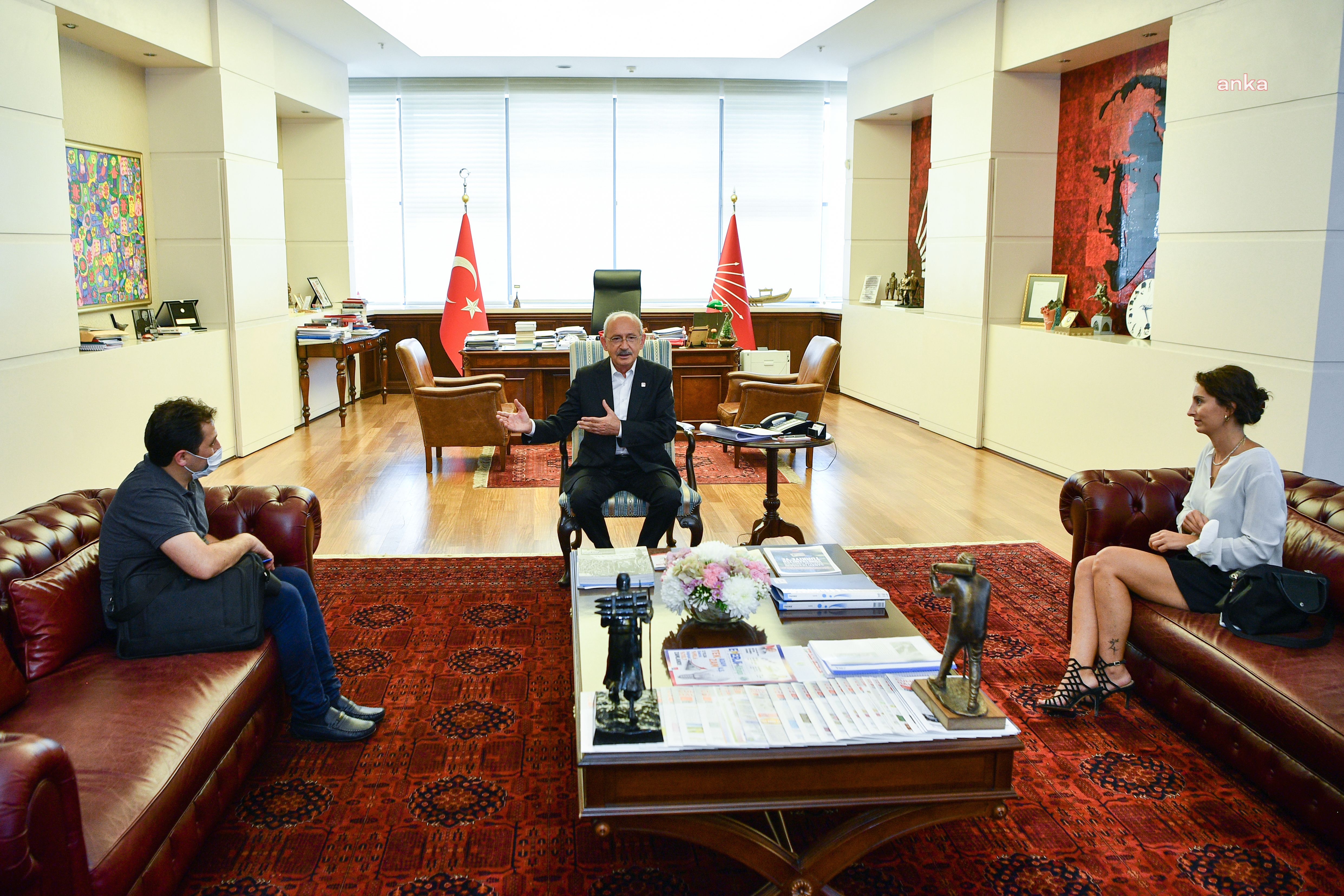 KILIÇDAROĞLU, RABİA NAZ'IN BABASI ŞABAN VATAN VE AVUKAT BURÇİN ŞAHAN'DAN BİLGİ ALDI