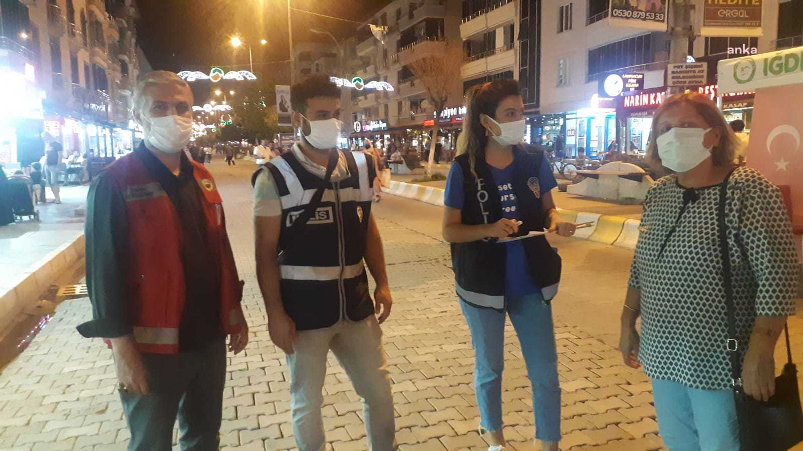 IĞDIR’DA POLİS VE SAĞLIKÇILAR MASKE DENETİMİ YAPIYOR