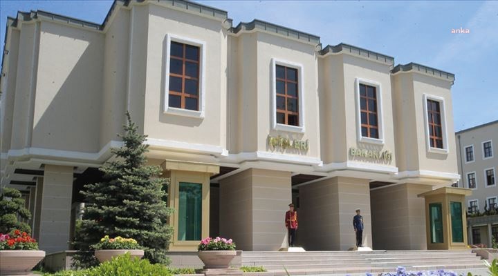 ORMAN YANGINLARIYLA GÜNDEME GELEN KÖYCEĞİZ VE BODRUM’UN KAYMAKAMI DEĞİŞTİ