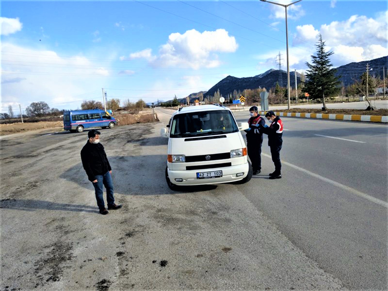 SEYDİŞEHİR KAYMAKAMI ERDOĞAN, EMNİYET UYGULAMA NOKTALARINI DENETLEDİ