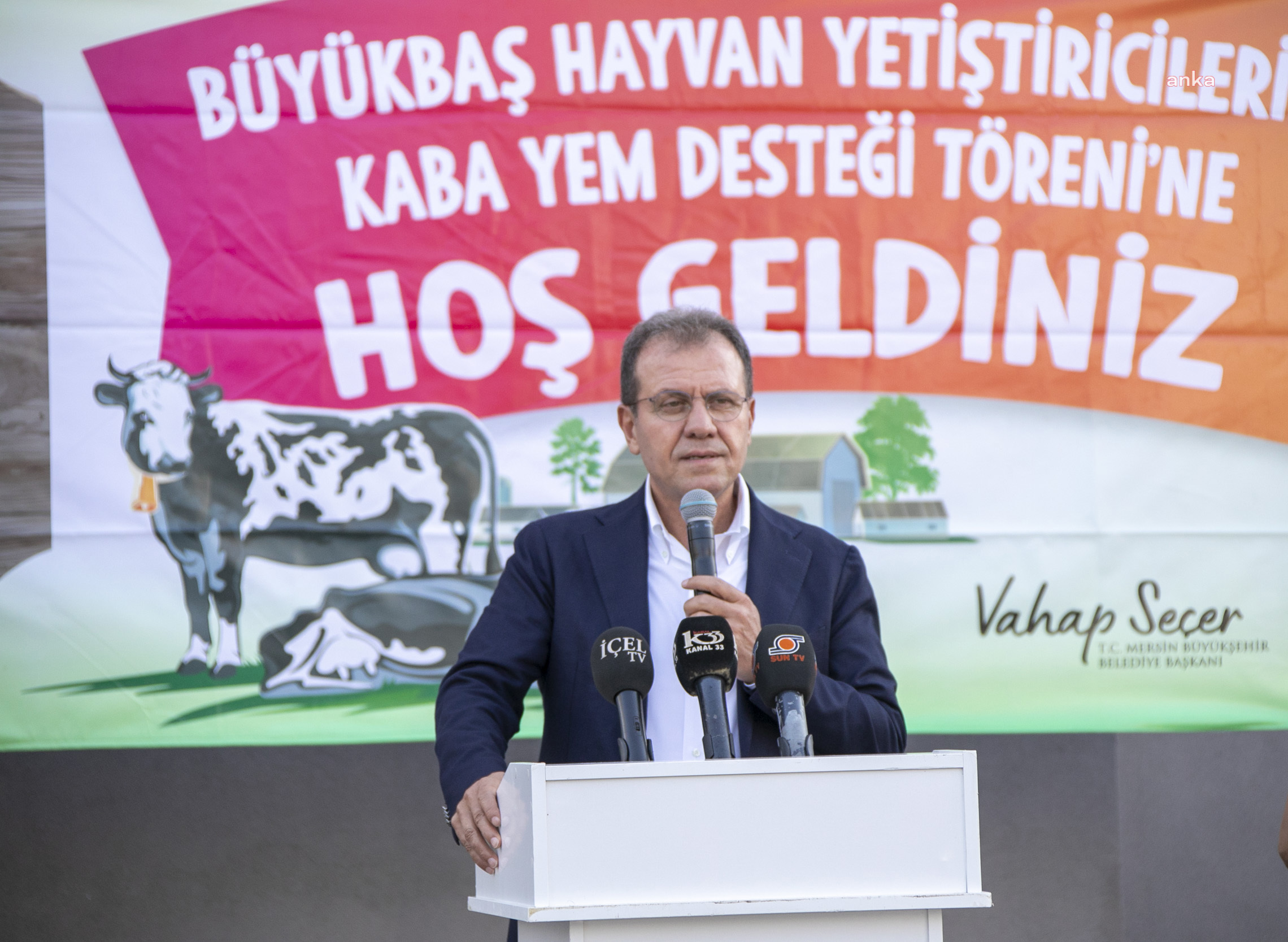 MERSİN BÜYÜKŞEHİR’DEN BÜYÜKBAŞ HAYVAN YETİŞTİRİCİLERİNE KABA YEM DESTEĞİ