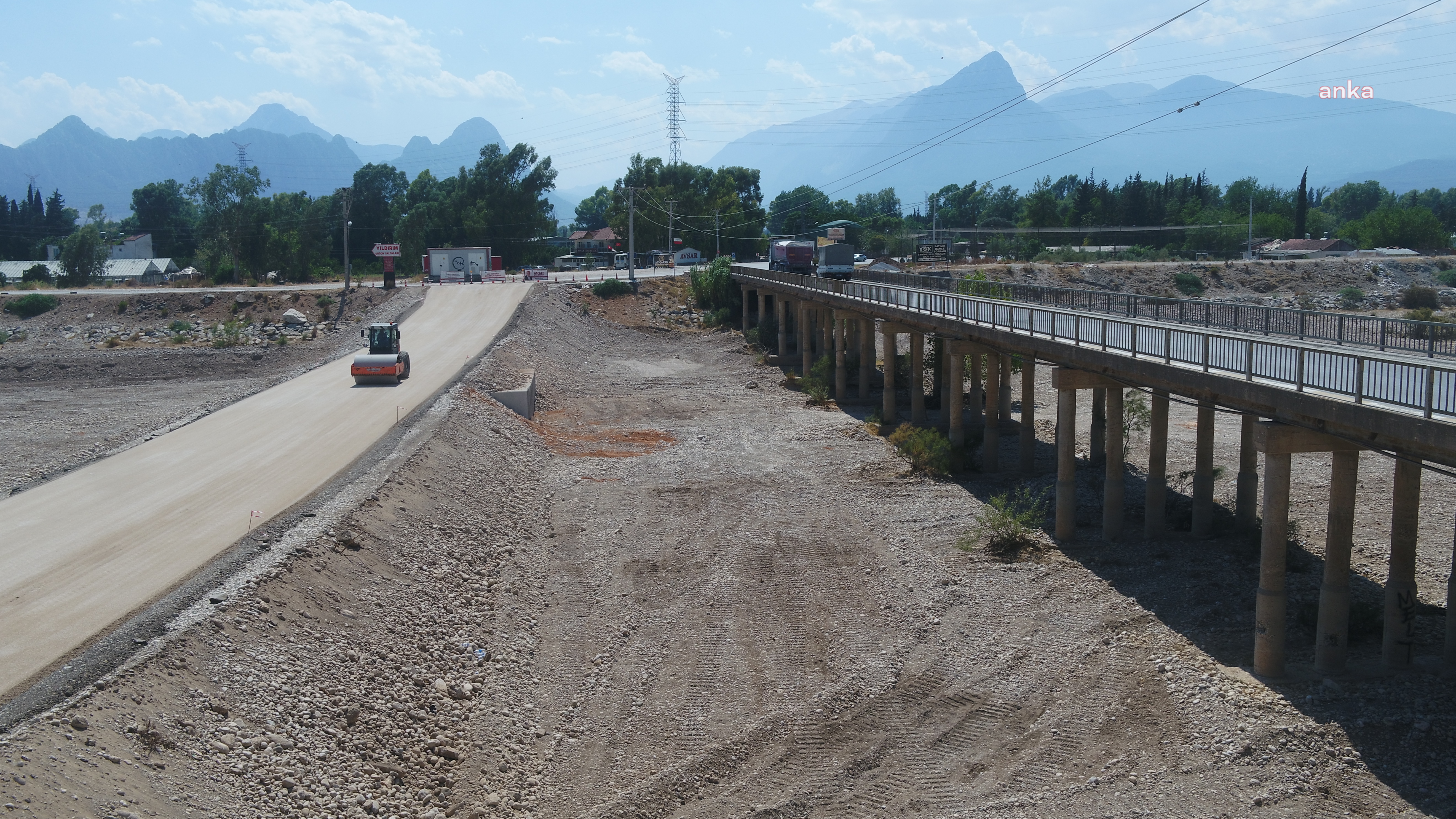 ANTALYA BÜYÜKŞEHİR, ÇAKIRLAR YOLU ÜZERİNE YENİ KÖPRÜ YAPIYOR