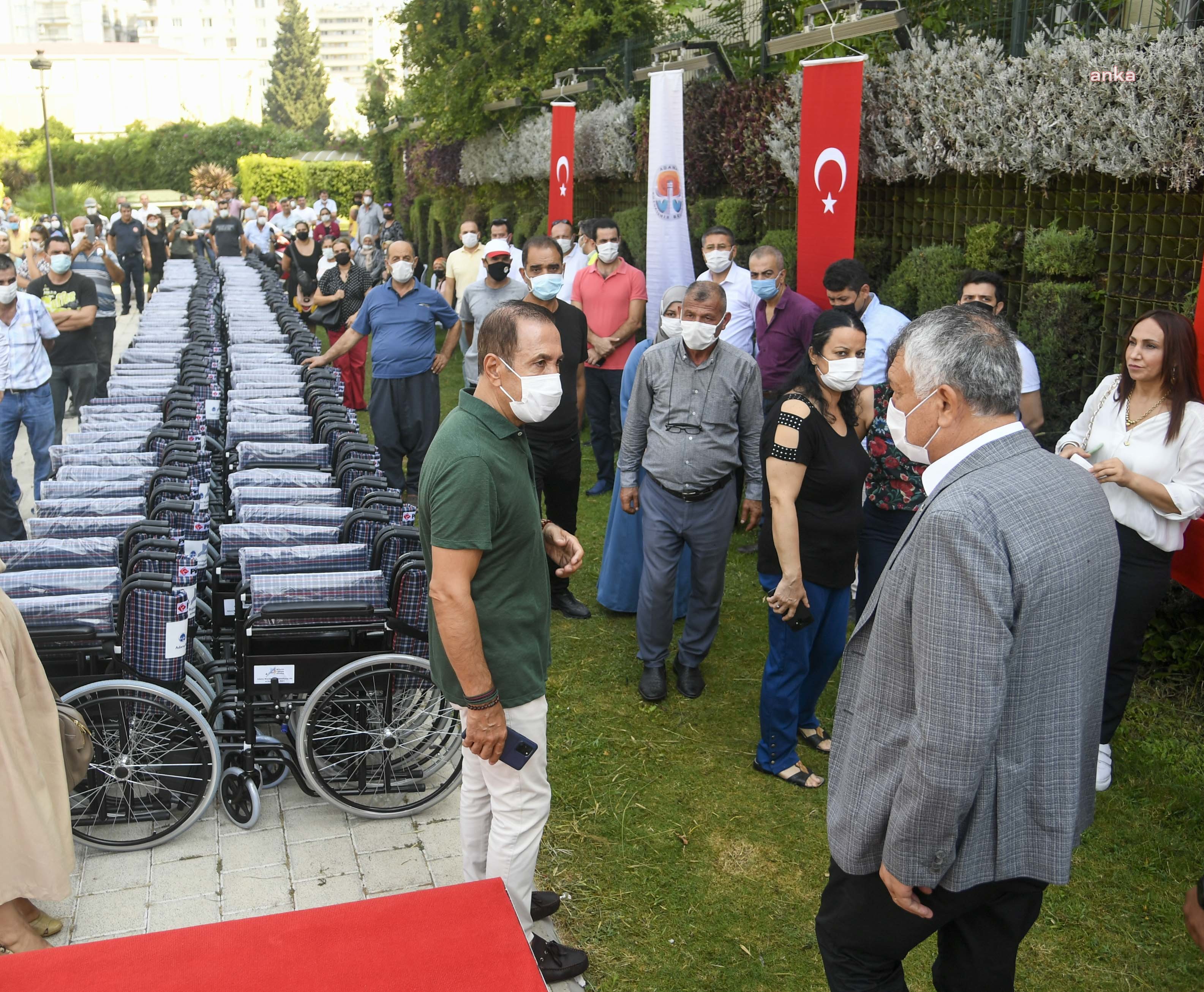 ADANA BÜYÜKŞEHİR'DEN 300 ENGELLİ VATANDAŞA TEKERLEKLİ SANDALYE