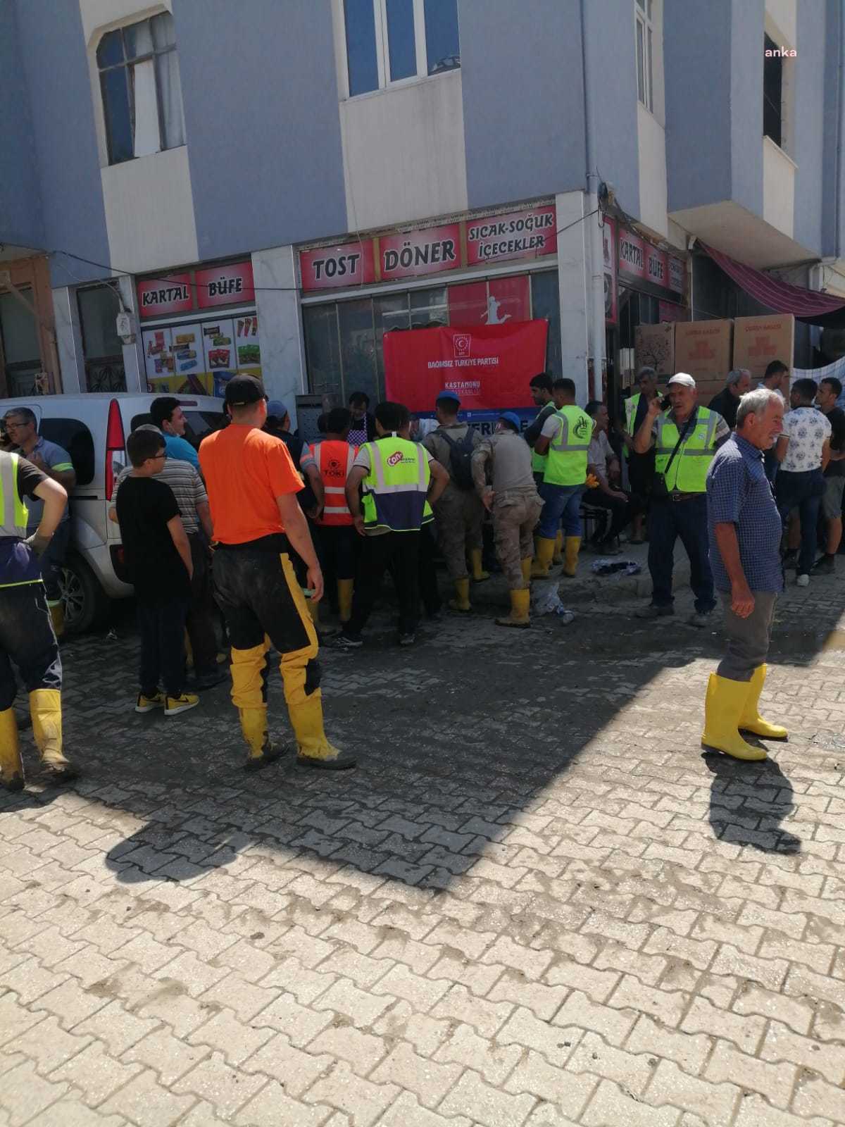 BTP BOZKURT'TA AFETZEDELERE YEMEK DAĞITTI