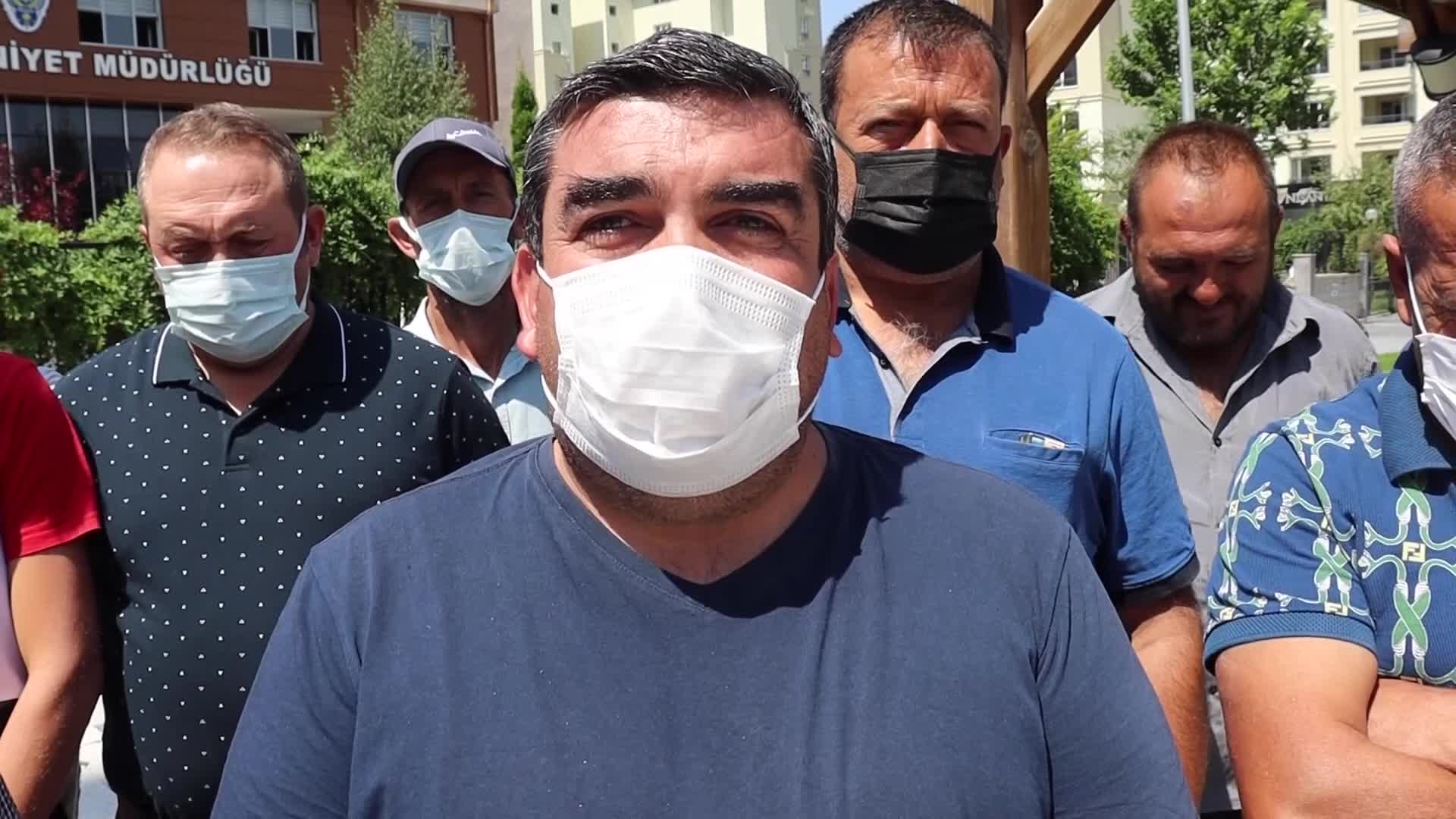 KAYSERİ TALAS’TA HAYVANLARI ÇALINAN BESİCİLER, EMNİYET MÜDÜRLÜĞÜ ÖNÜNDE AÇIKLAMA YAPTI