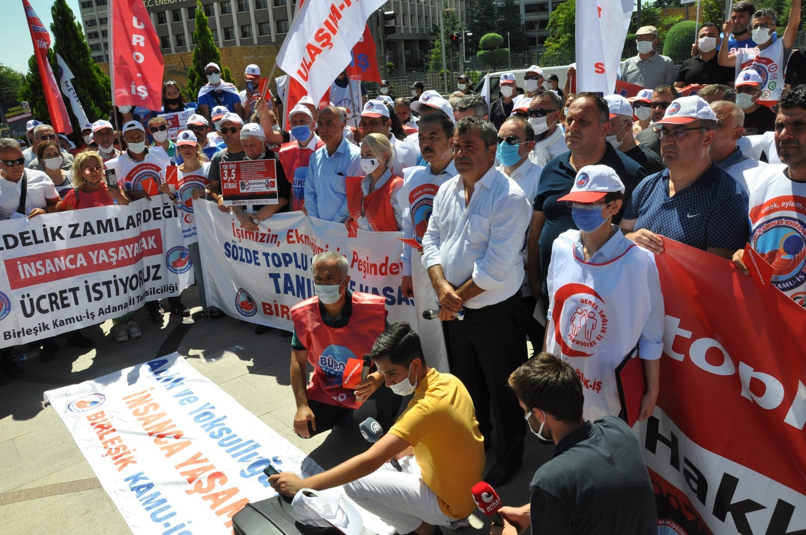 BİRLEŞİK KAMU İŞ’TEN ZAM TEPKİSİ: “SÖZDE TOPLU SÖZLEŞME MASASINI TANIMAYACAĞIZ”