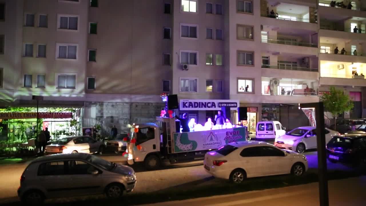 ŞANLIURFA'DA MOBİL RAMAZAN EĞLENCESİ