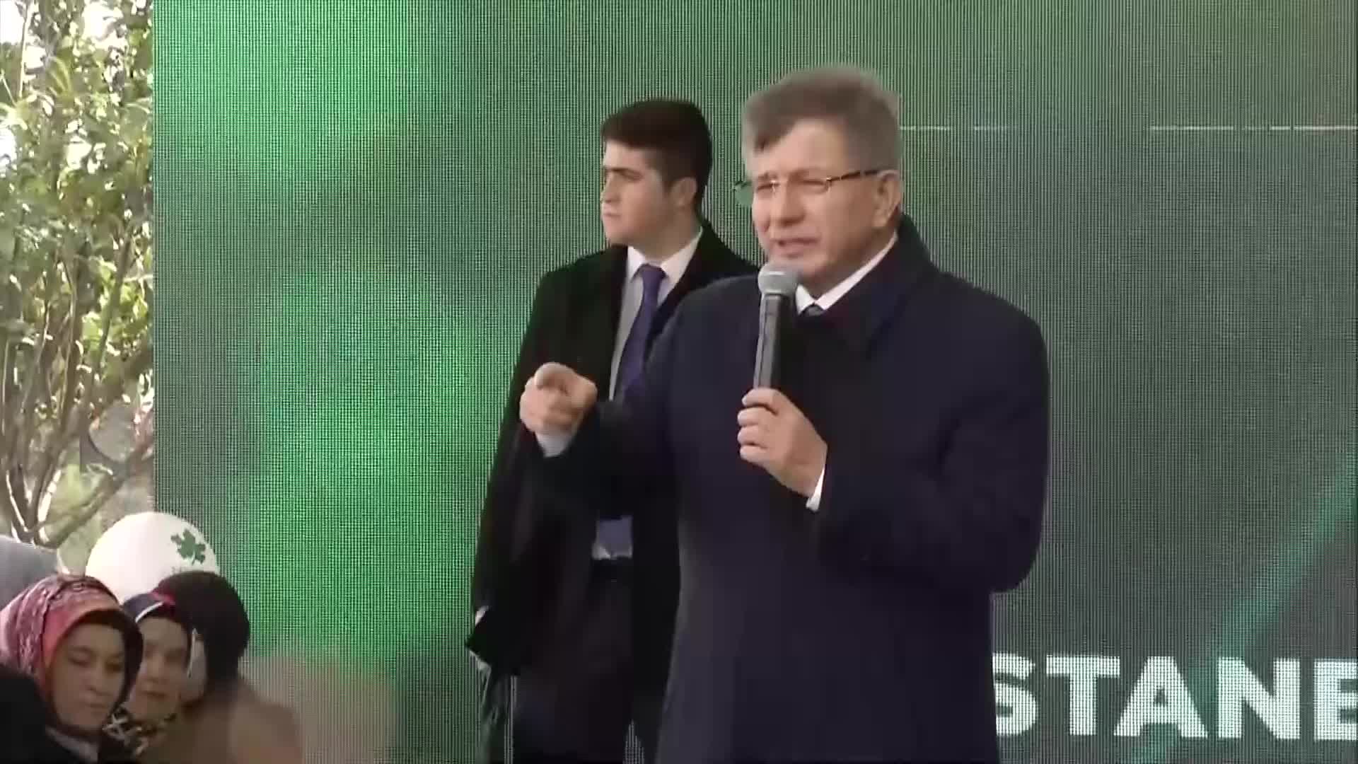DAVUTOĞLU’NDAN ADANA’DA ÖLDÜRÜLEN GENCİN AİLESİNE TAZİYE TELEFONU
