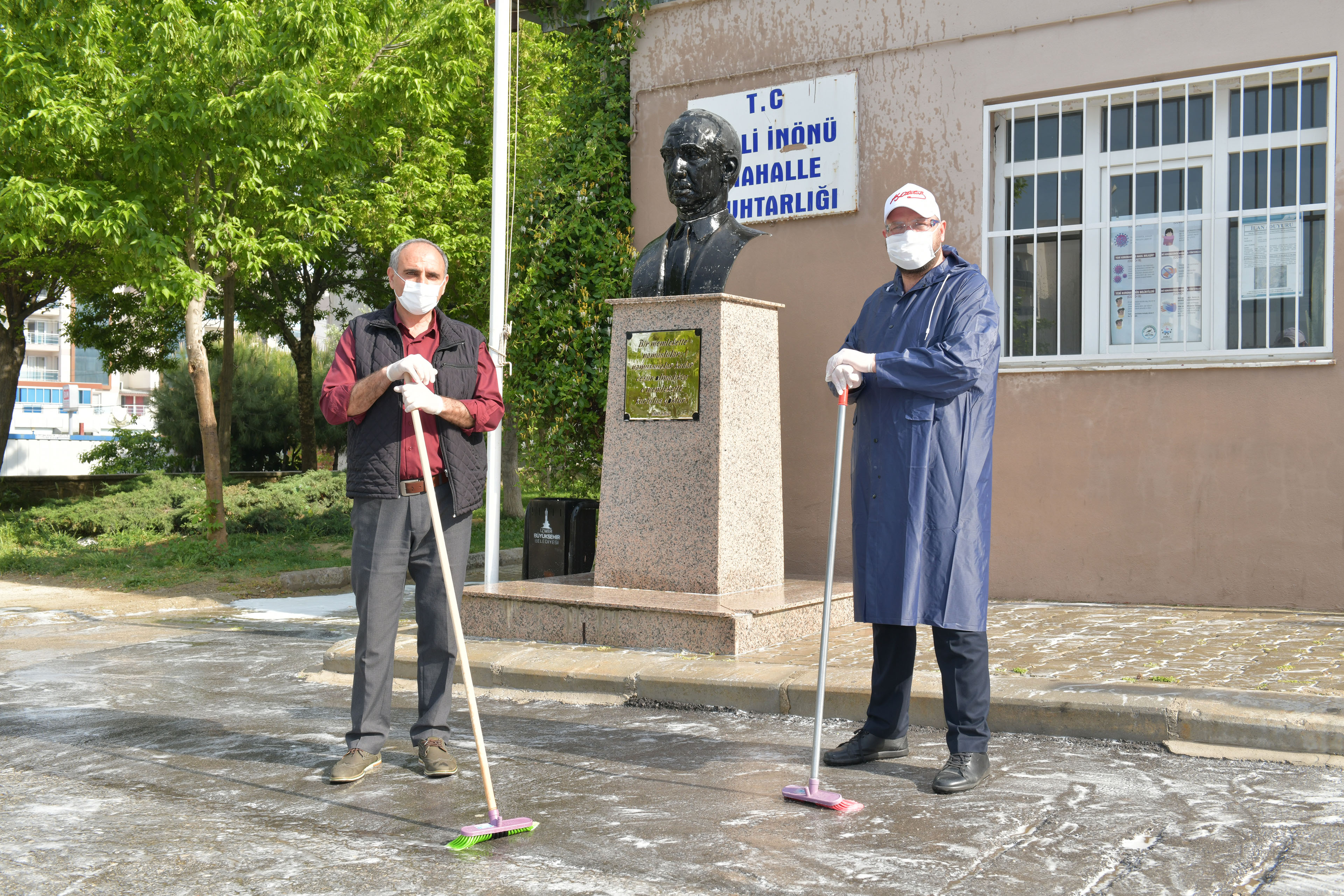 ÇİĞLİ'NİN MAHALLELERİNDE KÖŞE BUCAK TEMİZLİK