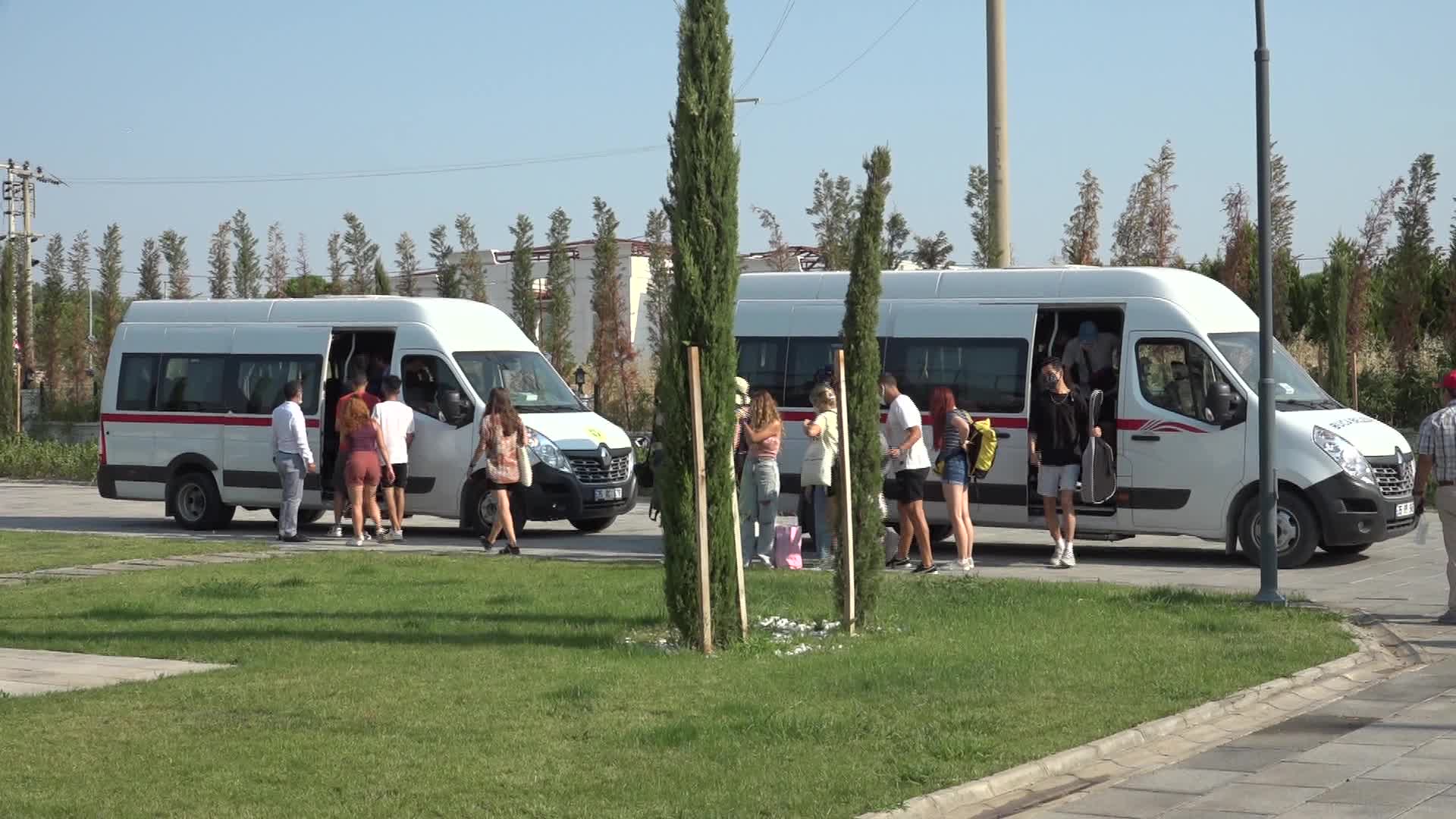 DÜNYA GENÇLERİ BUCA'DA ÜZÜM HASADINA KATILDI
