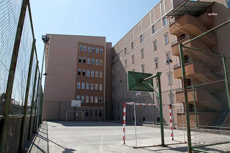 RİZE'DE KARANTİNAYI İHLAL EDEN 24 KİŞİ YAKALANDI