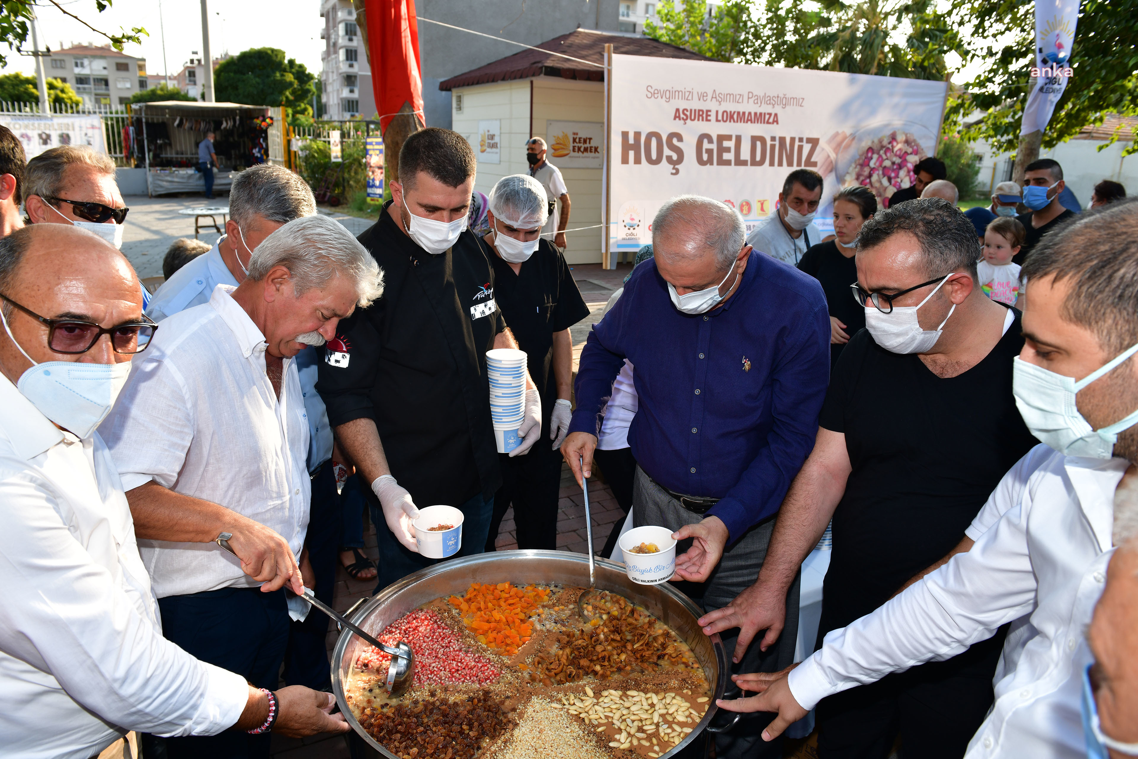 ÇİĞLİ’DE AŞURE İKRAMI
