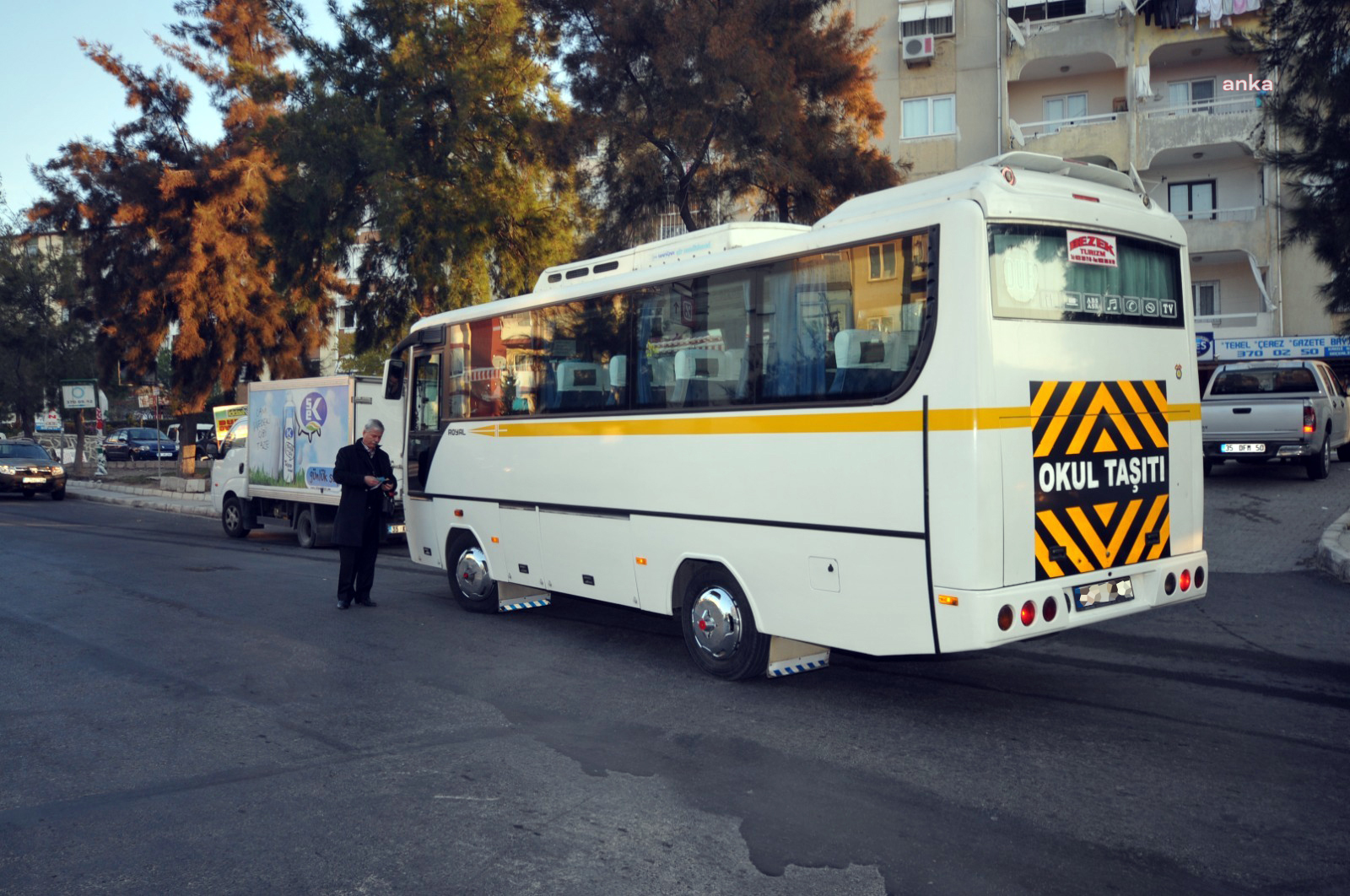 OKUL SERVİS ARACI ŞOFÖRLERİNDE EN AZ 26 OLAN YAŞ SINIRI 22'YE İNDİRİLDİ