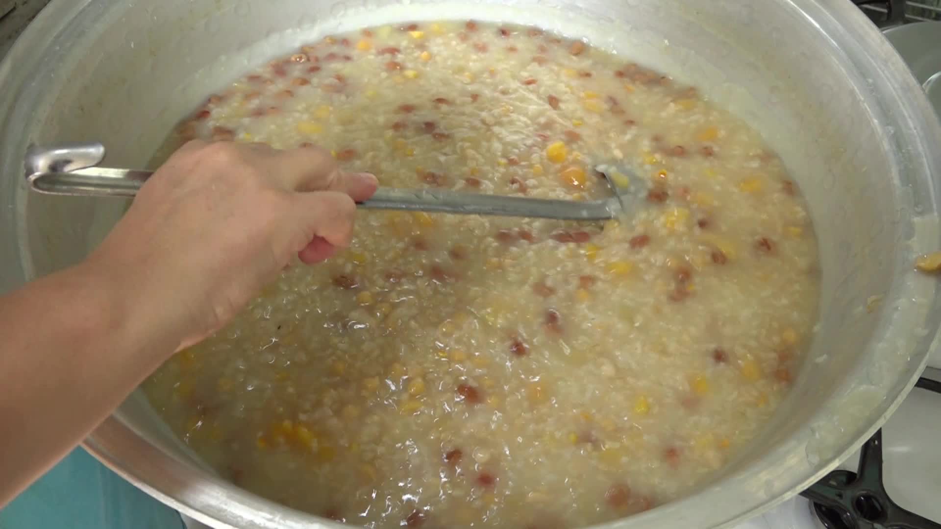 BORNOVALI KADINLARDAN AŞURE BULUŞMASI
