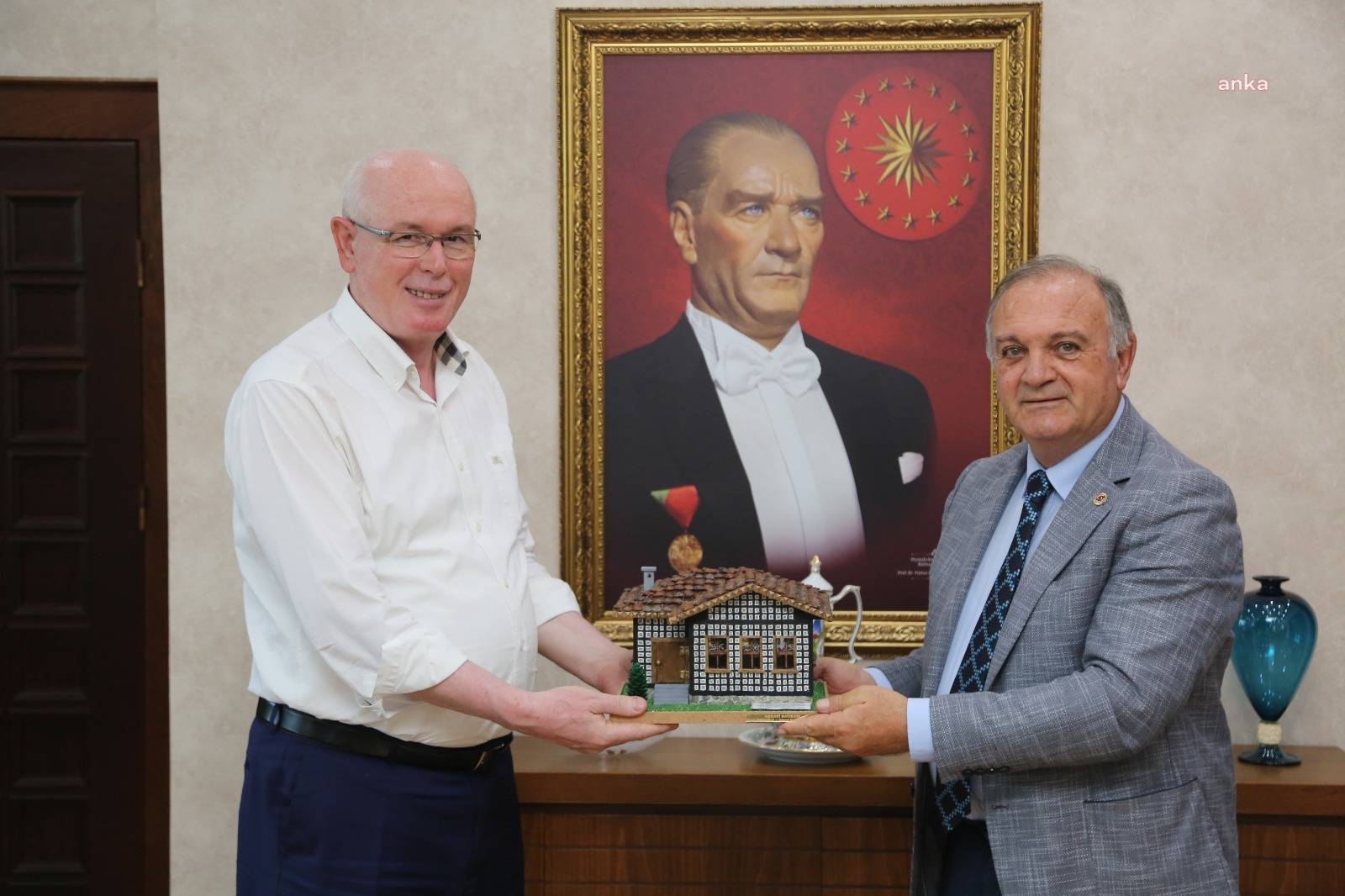 ARHAVİ BELEDİYE BAŞKANI KURDOĞLU’DAN ODUNPAZARI BELEDİYE BAŞKANI KURT’A TEŞEKKÜR ZİYARETİ