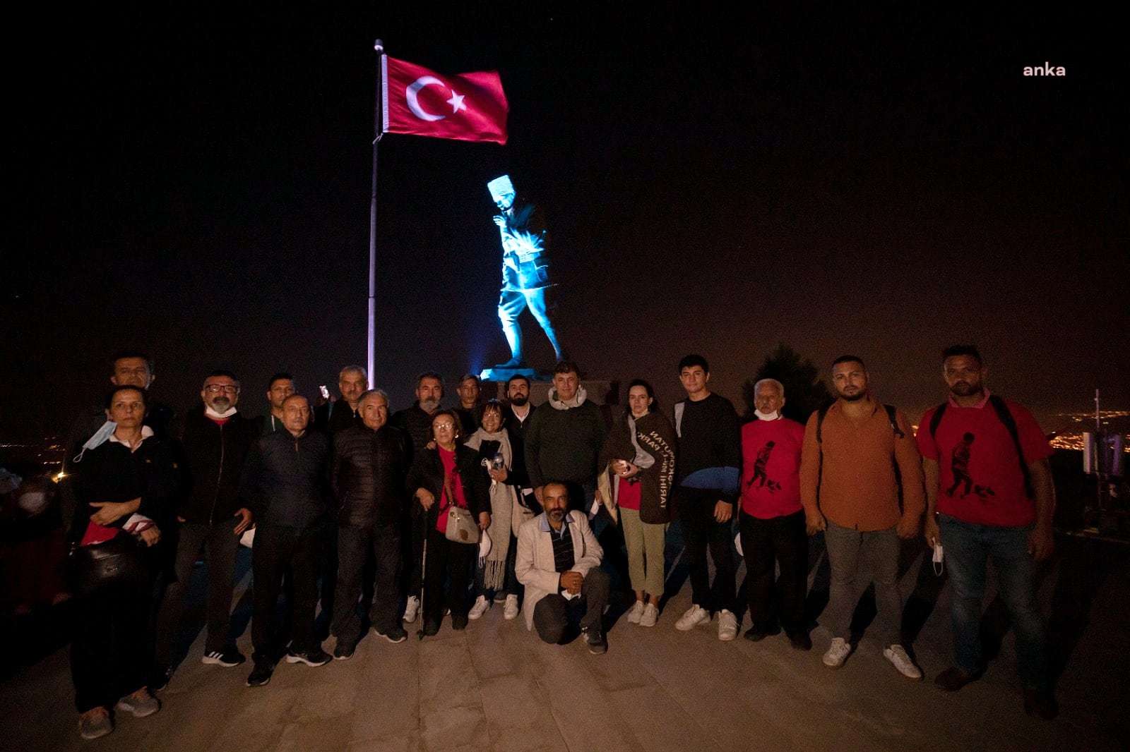 KARŞIYAKA'DA "ZAFER YÜRÜYÜŞÜ"