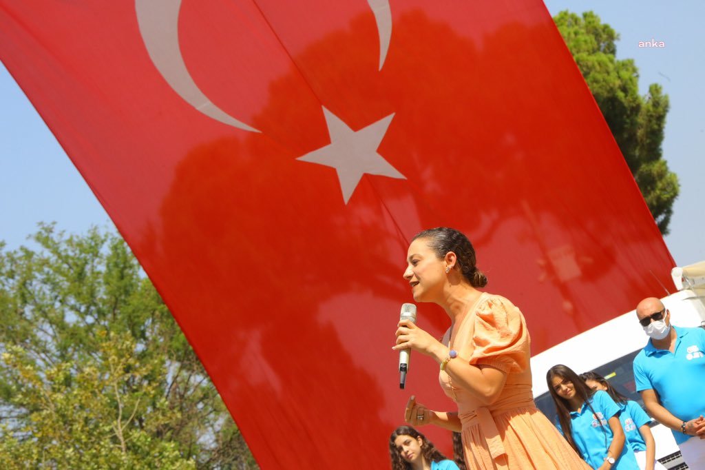 EFES SELÇUK'TA BÜYÜK TAARRUZ, KURTULUŞ YOLU ANITI’NDA KUTLANDI