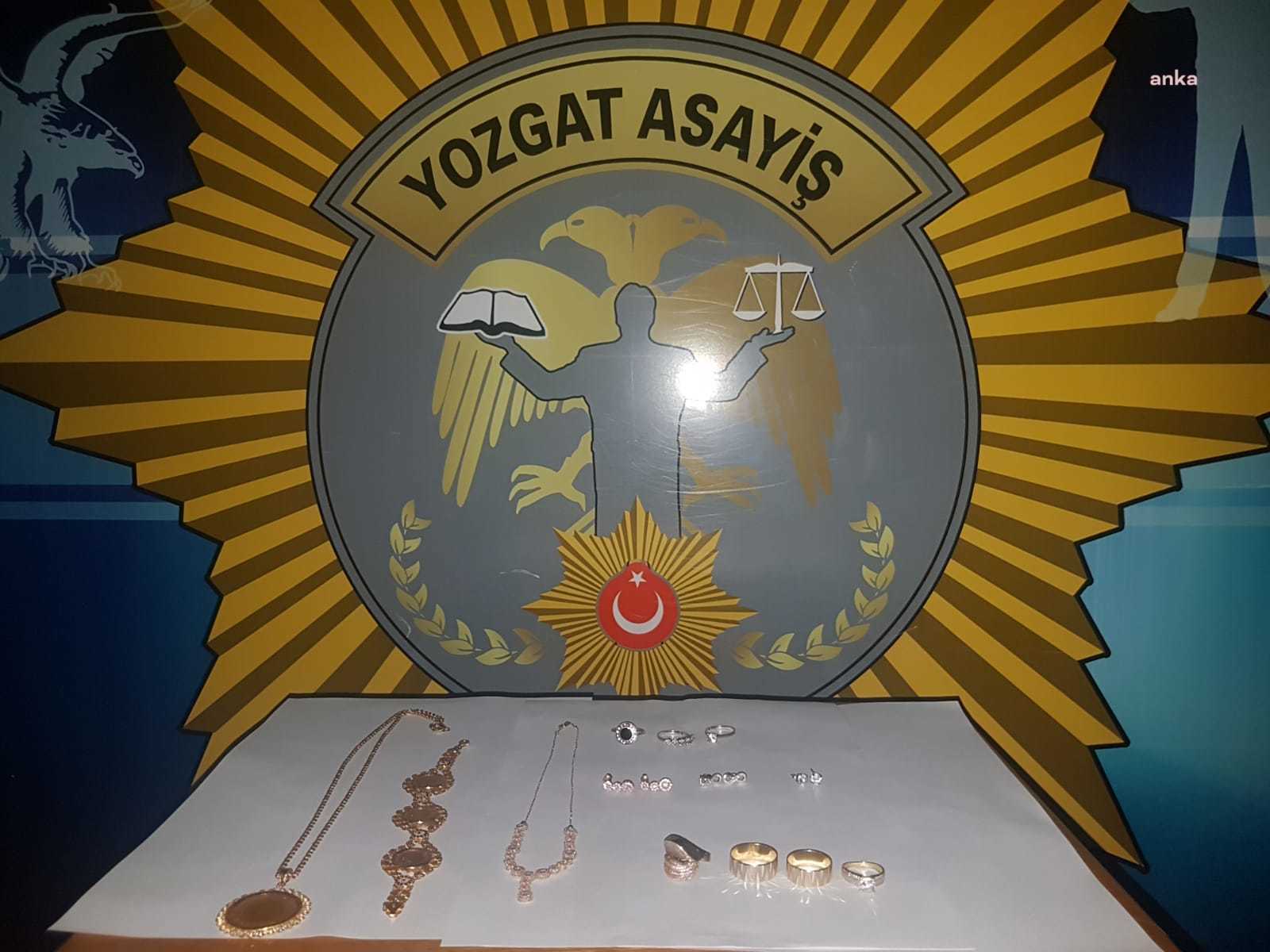 YAKALANMAMAK İÇİN KENDİ EVİNE DE HIRSIZLIK SÜSÜ VERMİŞ