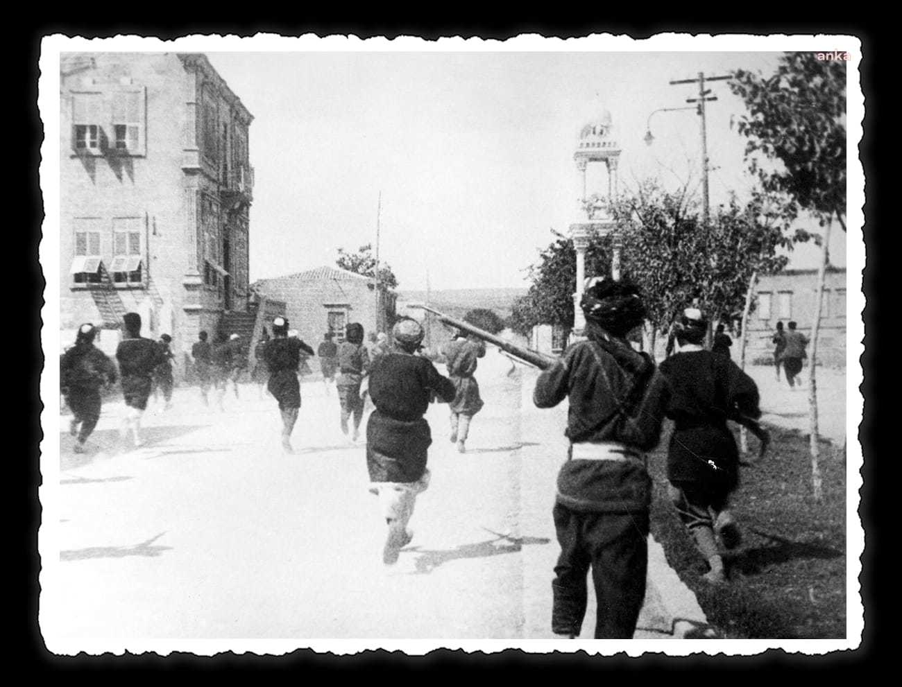 ZAFER BAYRAMI İÇİN "FOTOĞRAFLARLA ATATÜRK VE CUMHURİYET" SERGİSİ