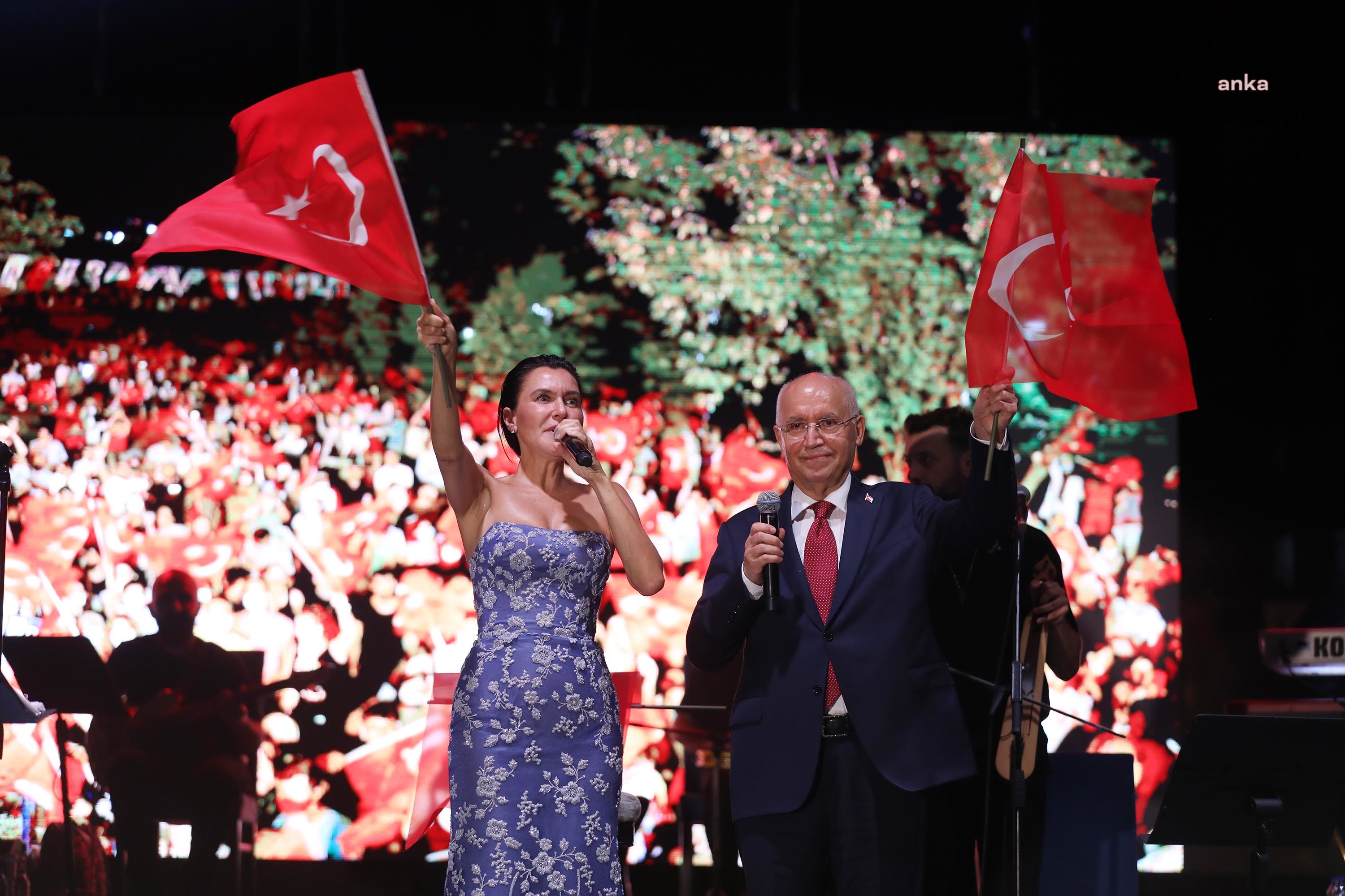 ZAFERİN 99’UNCU YILI YENİMAHALLE'DE COŞKUYLA KUTLANDI