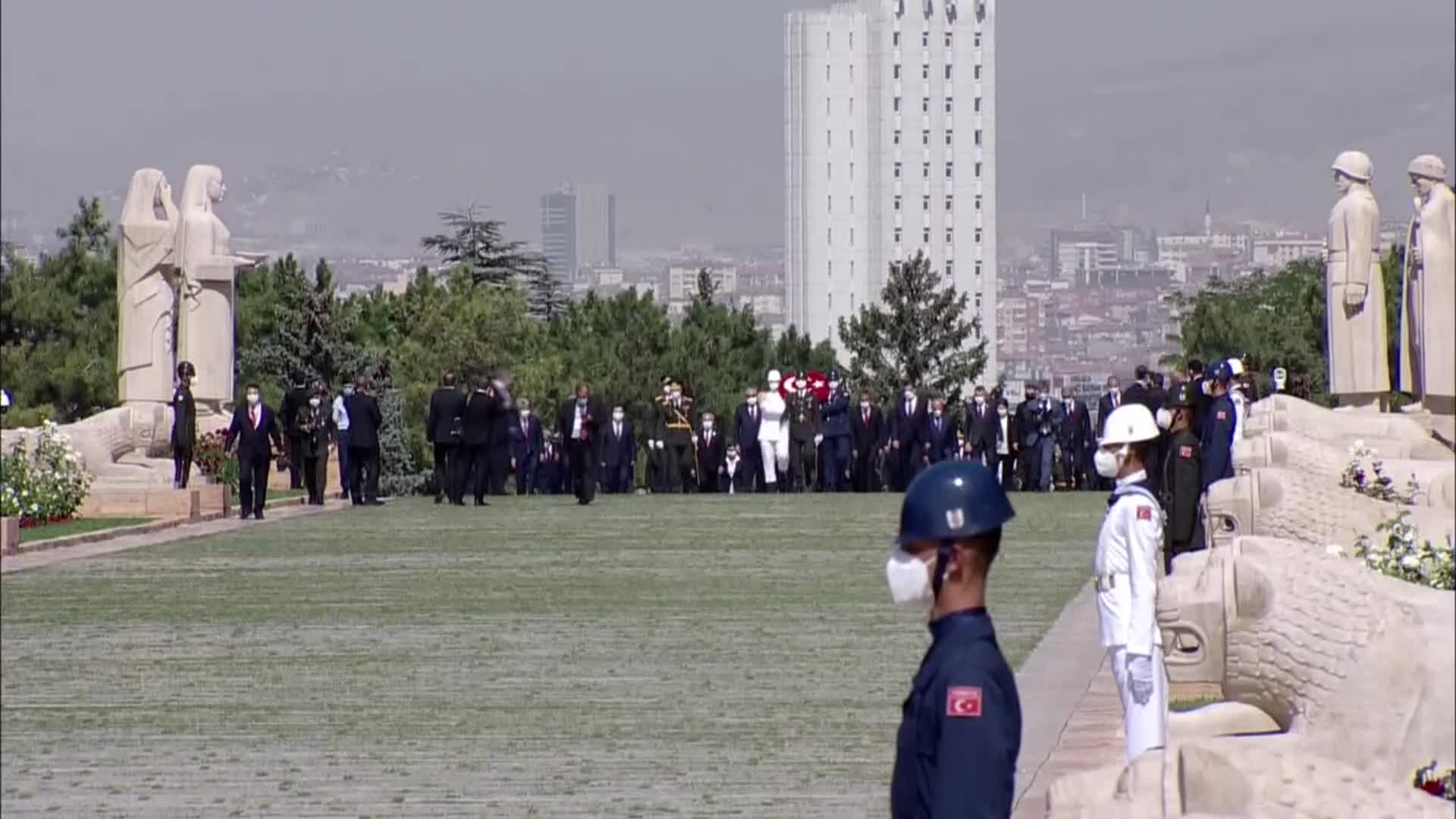 30 AĞUSTOS ZAFER BAYRAMI: DEVLET ERKANI ANITKABİR’İ ZİYARET ETTİ