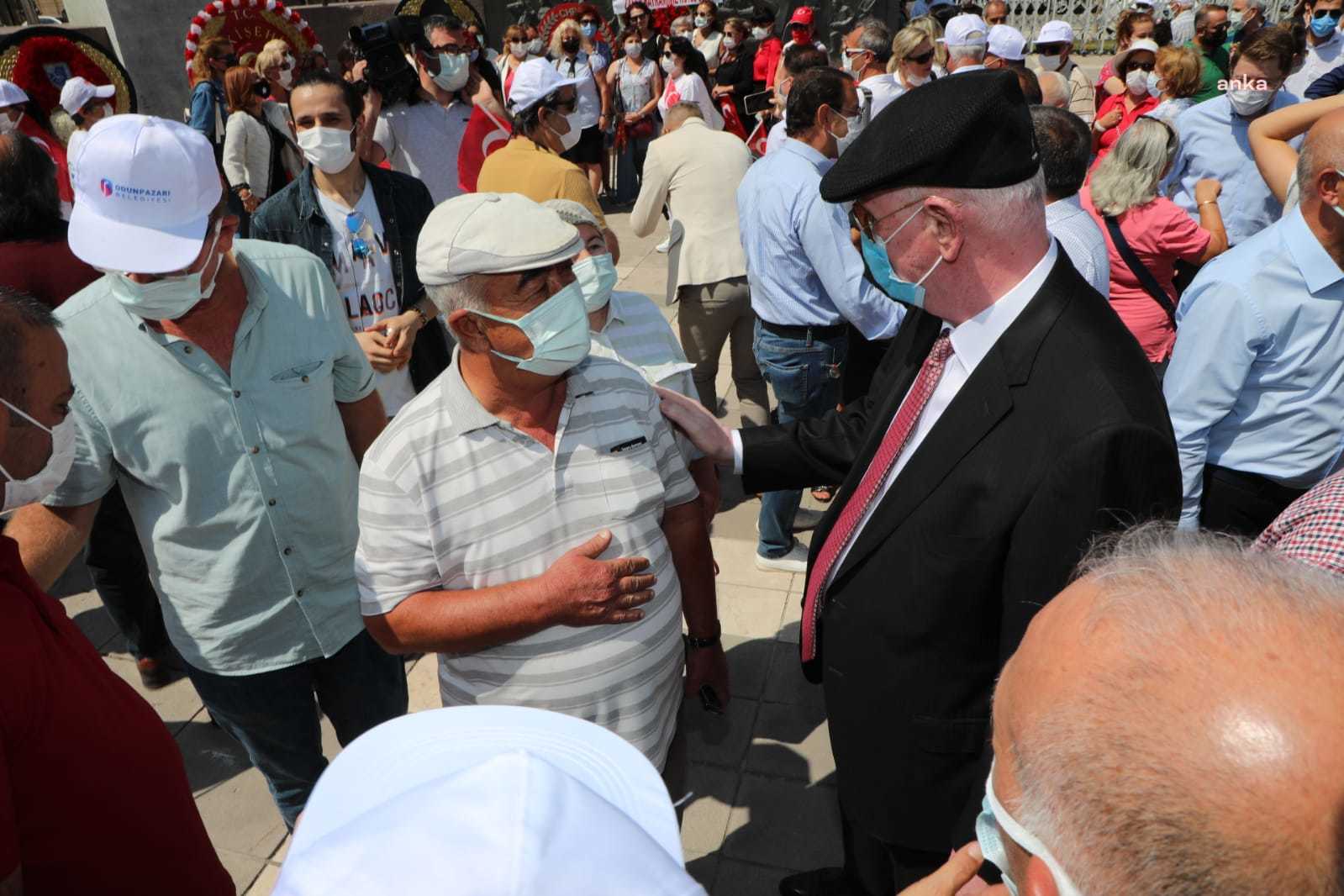 ODUNPAZARI BELEDİYE BAŞKANI KURT: “30 AĞUSTOS MİLLETİN EGEMENLİĞİ İÇİN ATILMIŞ EN ÖNEMLİ ADIMLARDANDIR”