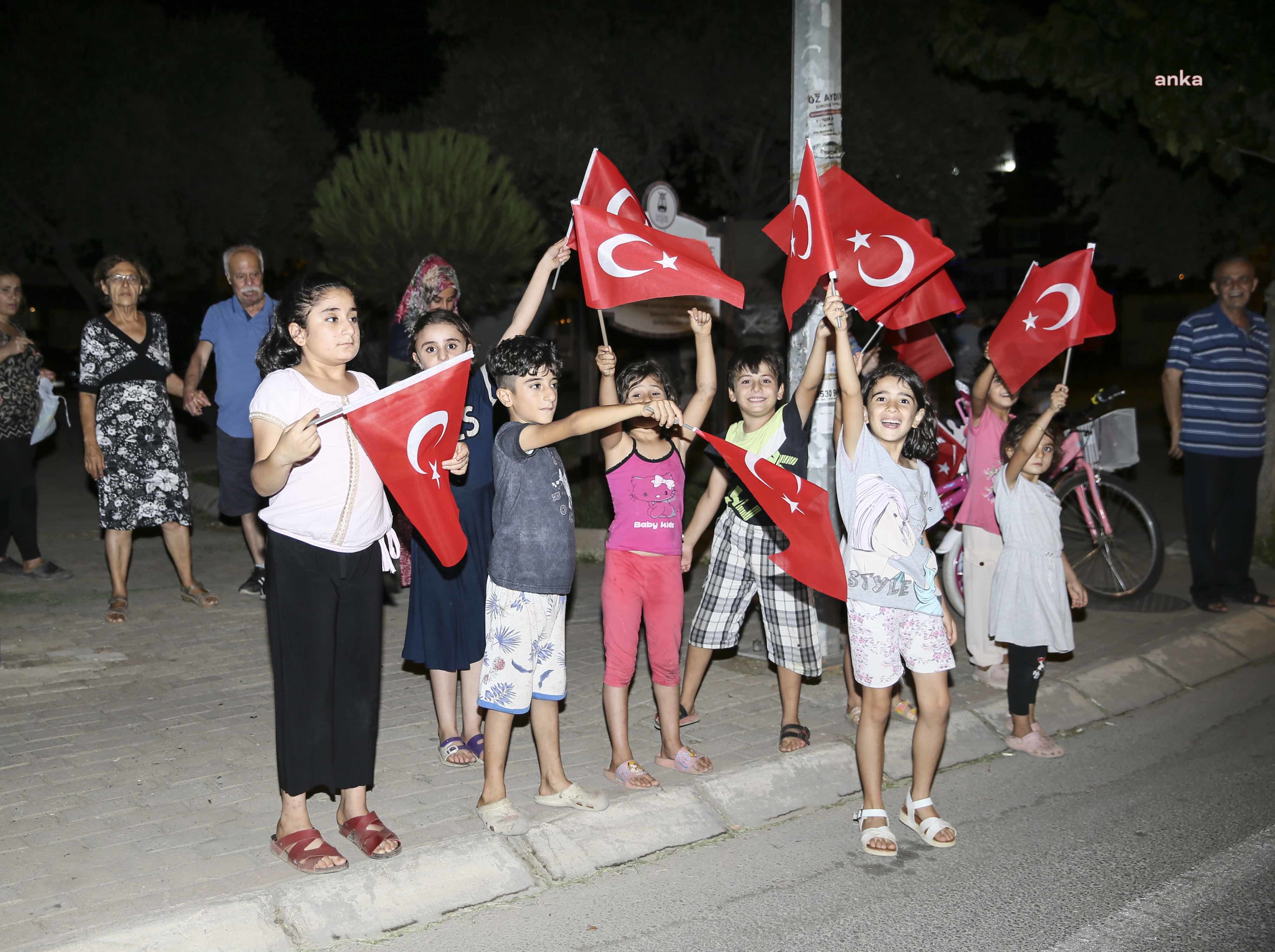 BAŞKAN ÇERÇİOĞLU ZAFER BAYRAMI'NI AYDINLILARLA BİRLİKTE KUTLADI
