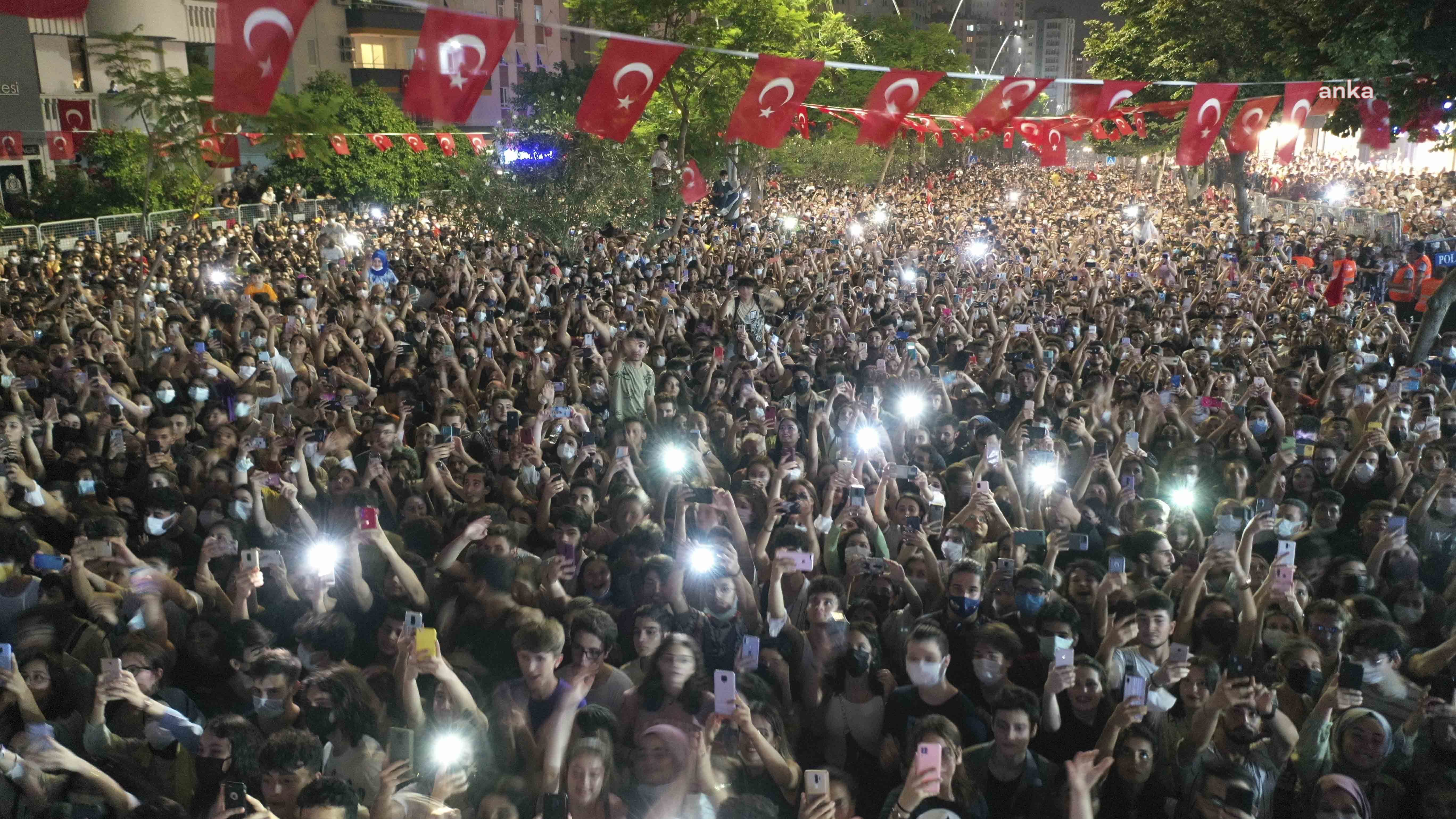 ZAFER BAYRAMI ADANA'DA COŞKUYLA KUTLANDI