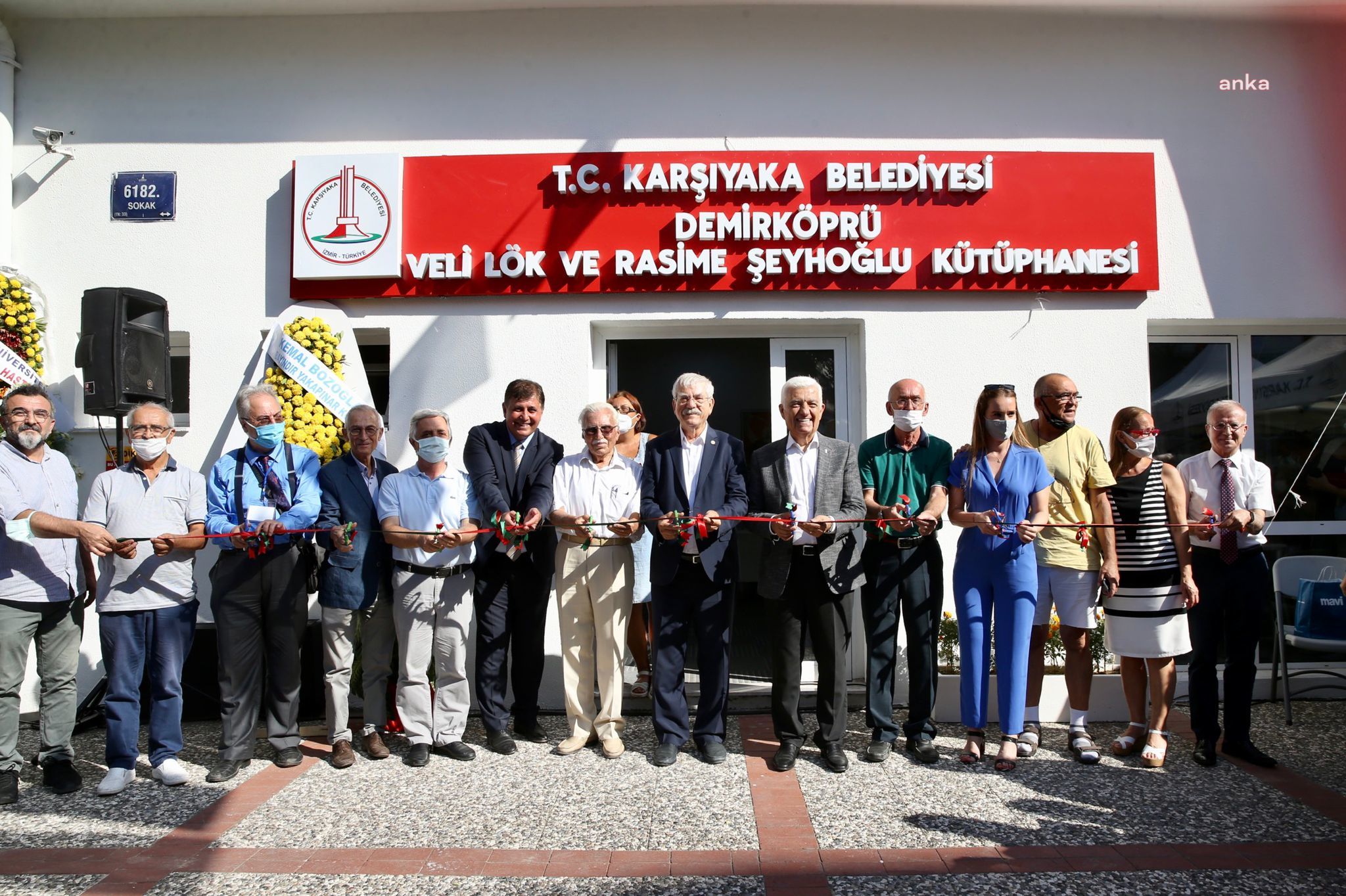 KARŞIYAKA YENİ BİR KÜTÜPHANEYE DAHA KAVUŞTU