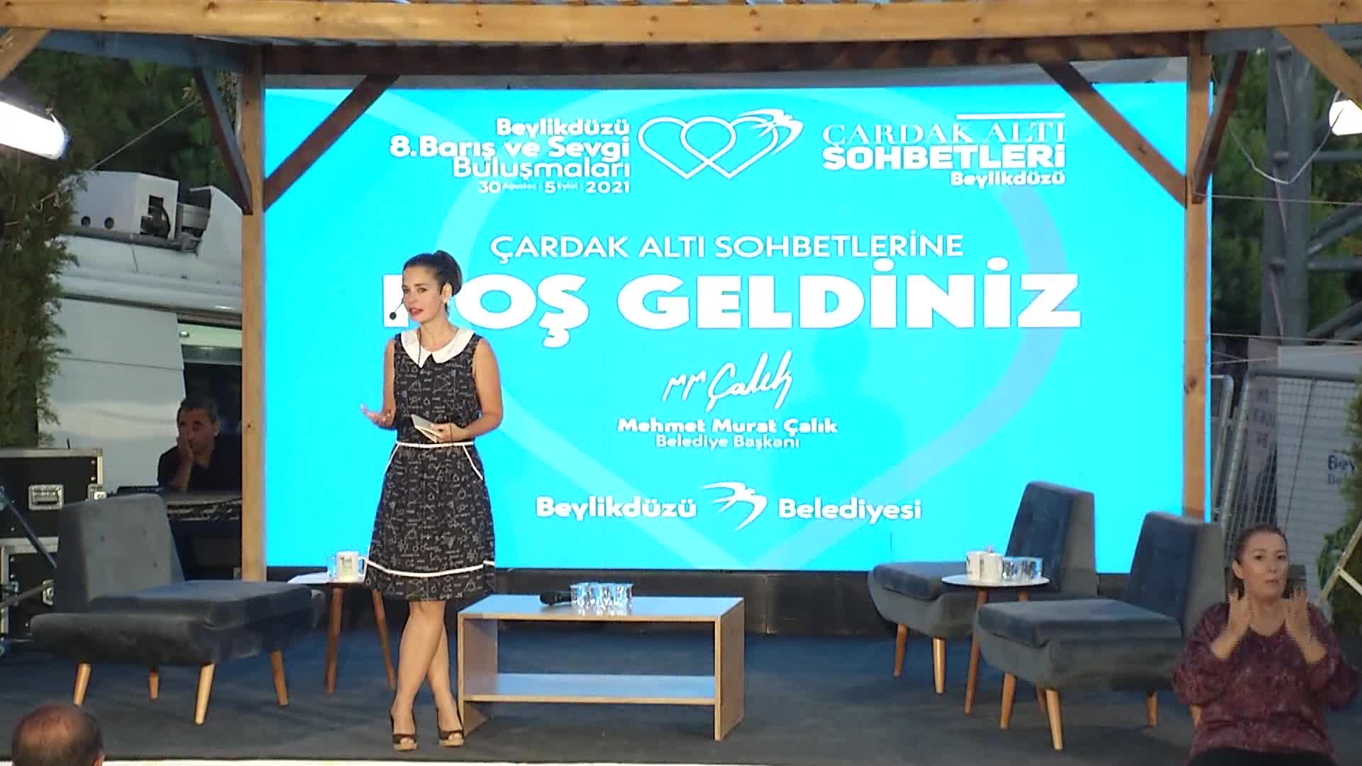 BEYLİKDÜZÜ BELEDİYESİ'NİN ÇARDAK ALTI SOHBETLERİNDE GELECEK VE EKONOMİ KONUŞULDU