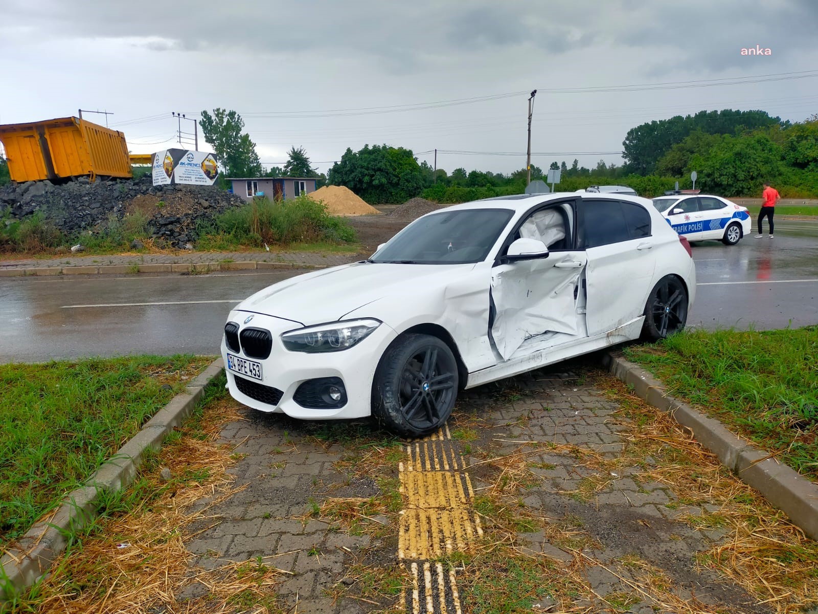 SAMSUN ÇARŞAMBA’DA 2 OTOMOBİL ÇARPIŞTI, 11 KİŞİ YARALANDI