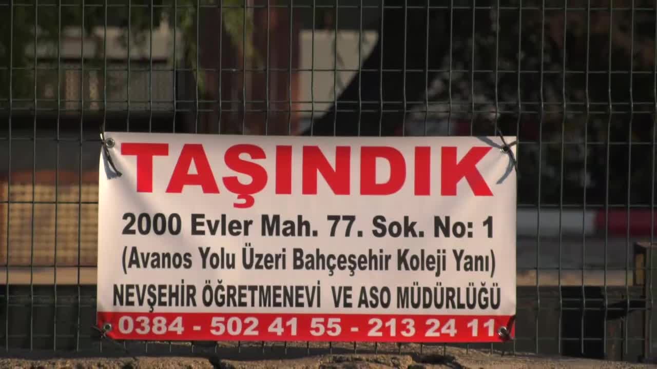 CHP NEVŞEHİR İL BAŞKANI GÜLMEZ, TARİHİ ÖĞRETMEN EVİNİN VIP KONUKLAR İÇİN TAŞINDIĞINI İDDİA ETTİ