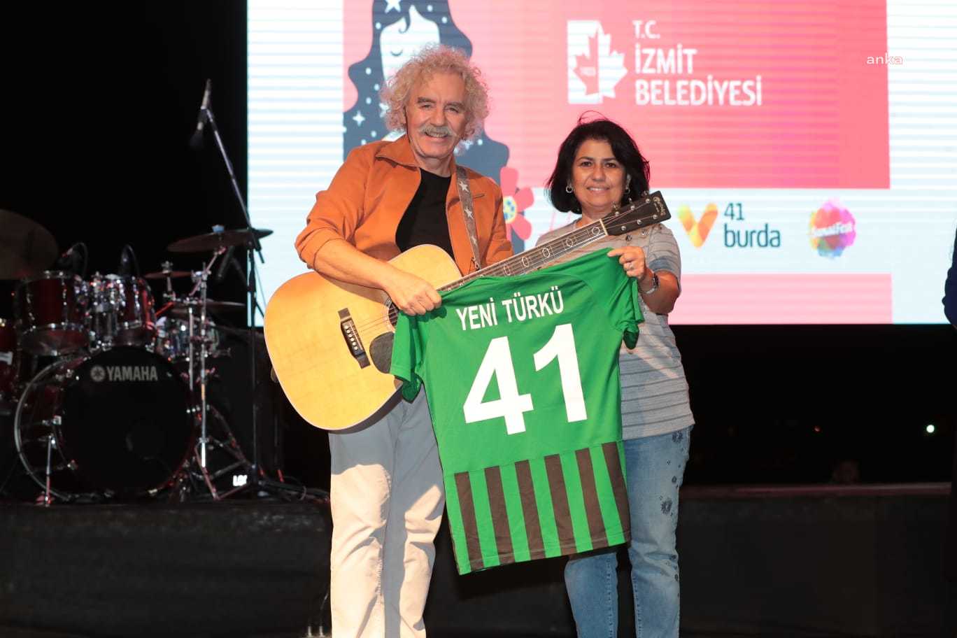 İZMİT KADIN FESTİVALİ’NDE YENİ TÜRKÜ RÜZGÂRI ESTİ
