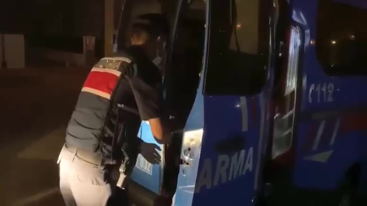 YARALI FLAMİNGOYU JANDARMA KURTARDI