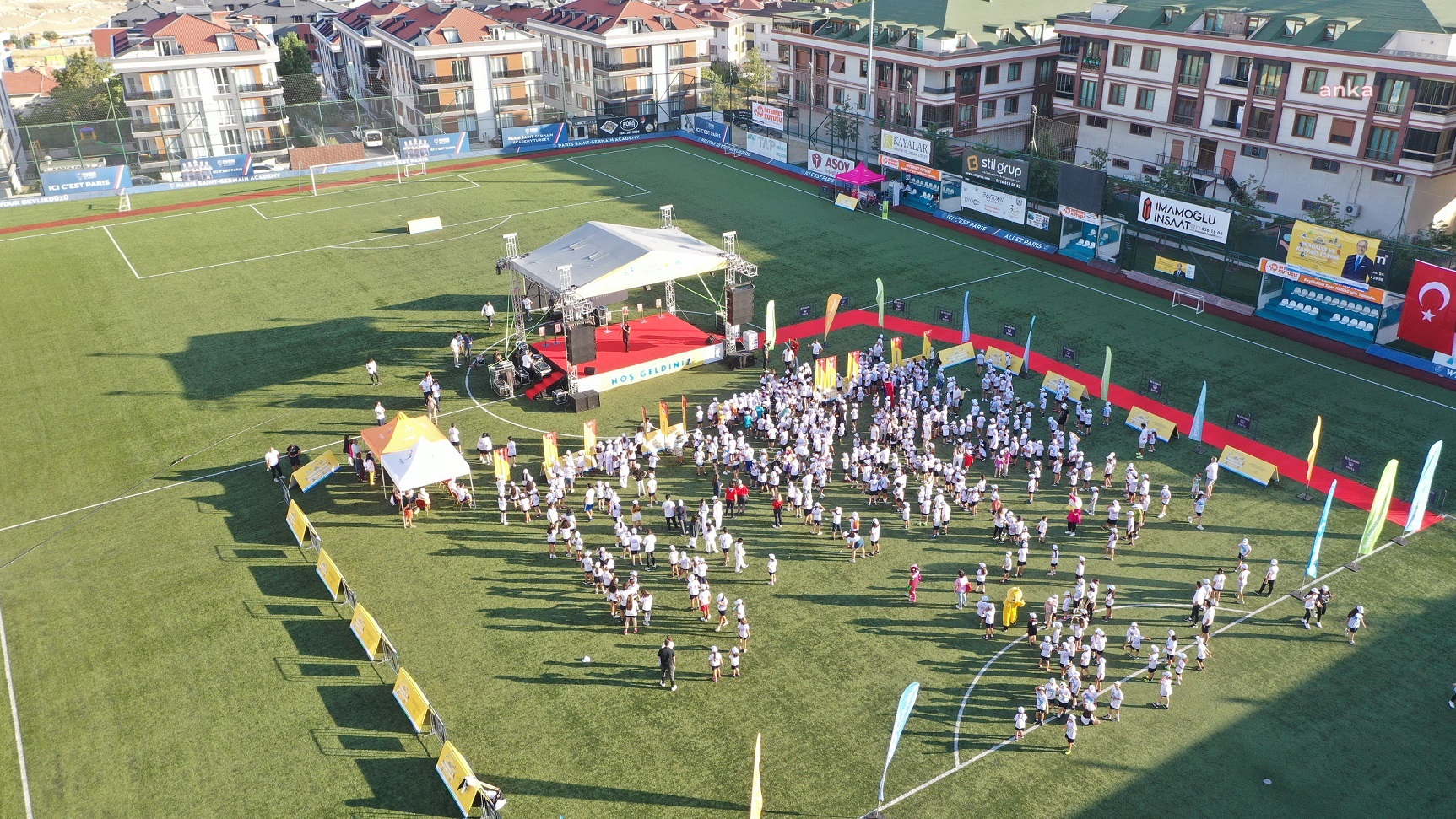 BEYLİKDÜZÜ BELEDİYESİ'NİN YAZ SPOR OKULLARI KAPANIŞINI YAPTI