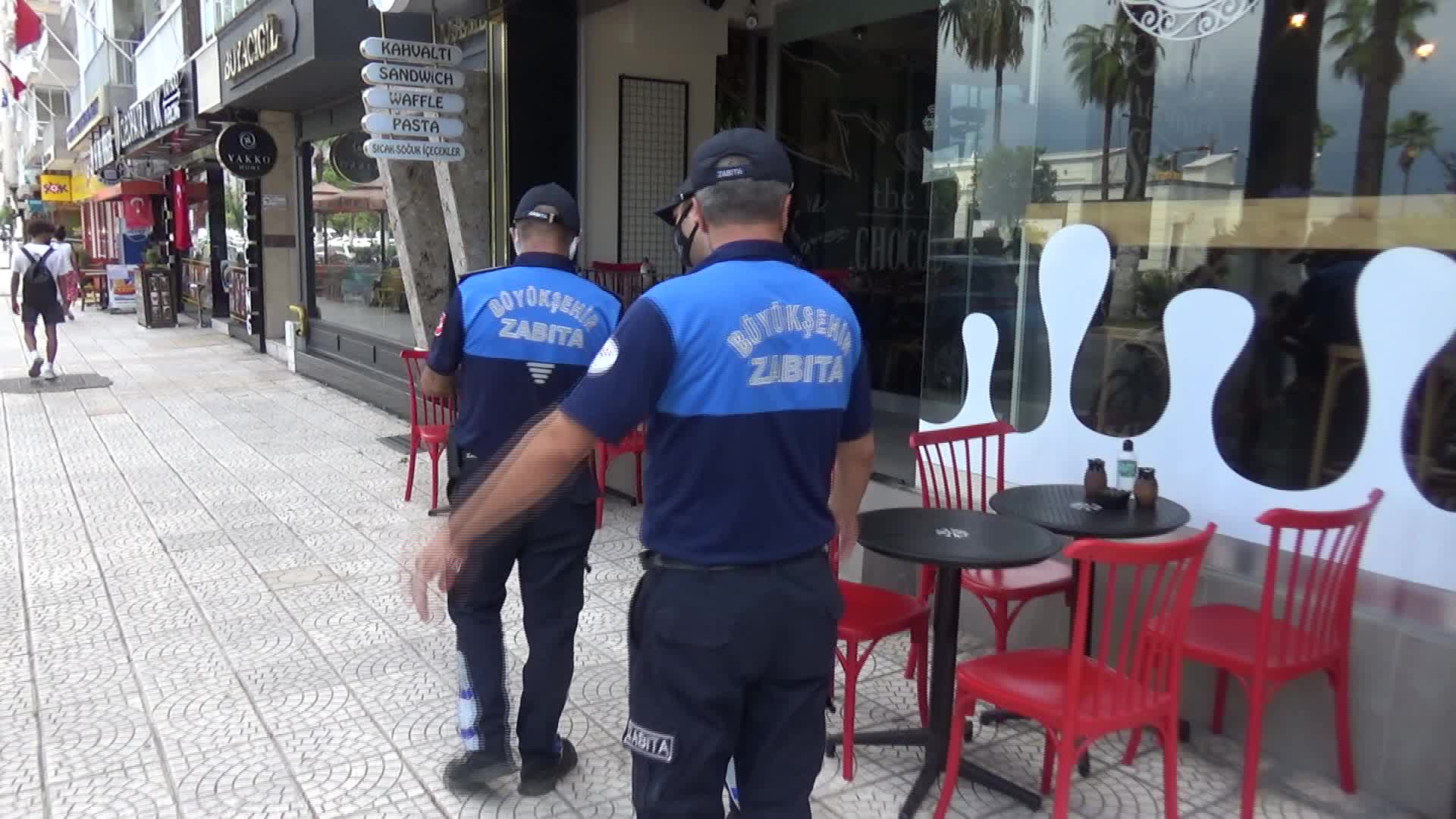 HATAY BÜYÜKŞEHİR ZABITASINDAN KALDIRIM İŞGALİNE GEÇİT YOK