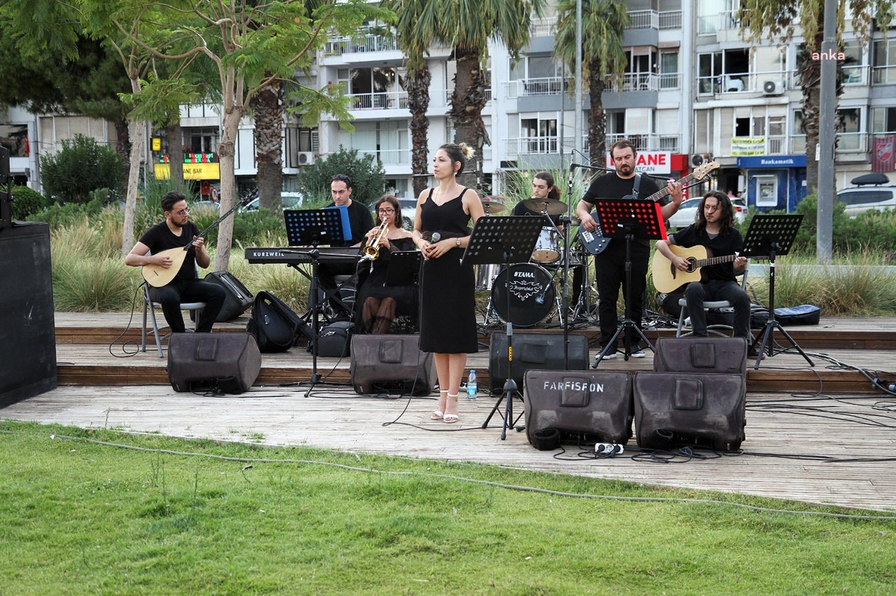 KARŞIYAKA’DA ÇİM KONSERLERİ BAŞLADI