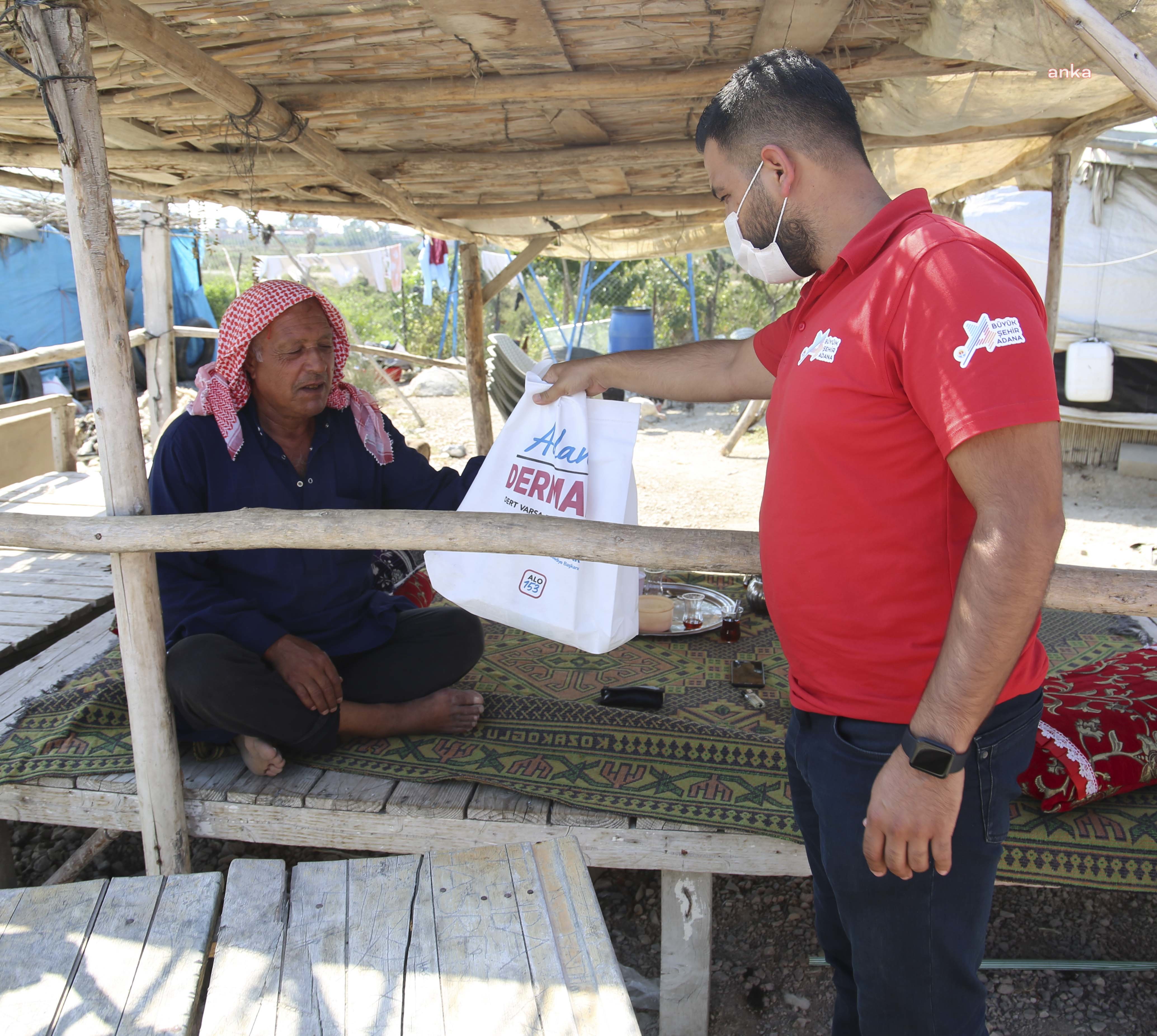 ADANA BÜYÜKŞEHİR'DEN MEVSİMLİK TARIM İŞÇİLERİNE DESTEK
